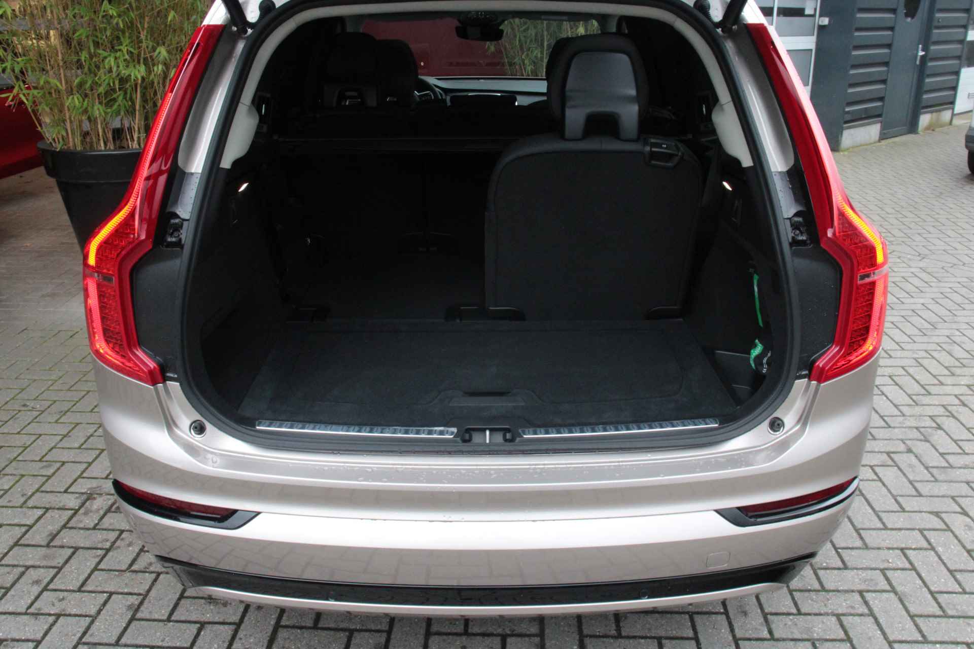 Volvo XC90 T8 Recharge AWD Ultimate Dark | Harman/Kardon | Schuifdak | Camera | Adaptive Cruise | BLIS | 22" Velgen - 9/18