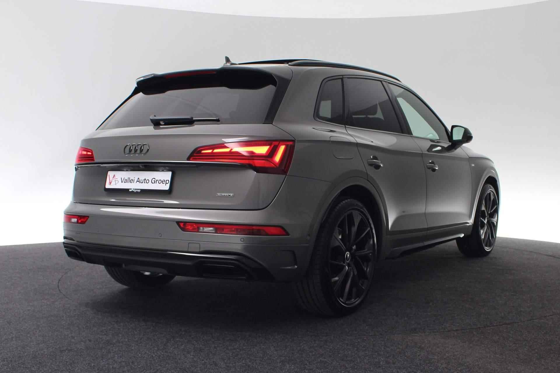 Audi Q5 50 TFSI e 299 PK S-tronic S edition Competition | Adaptive air suspension | Glazen panoramadak | Assistentiepakket Tour City Parking - 5/57