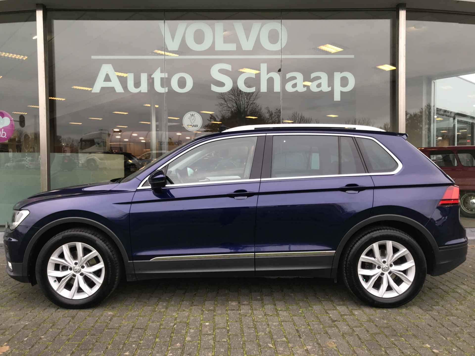 Volkswagen Tiguan 1.4 TSI ACT Comfortline Automaat | Rijklaar incl garantie | Panorama dak Trekhaak Leder - 2/36