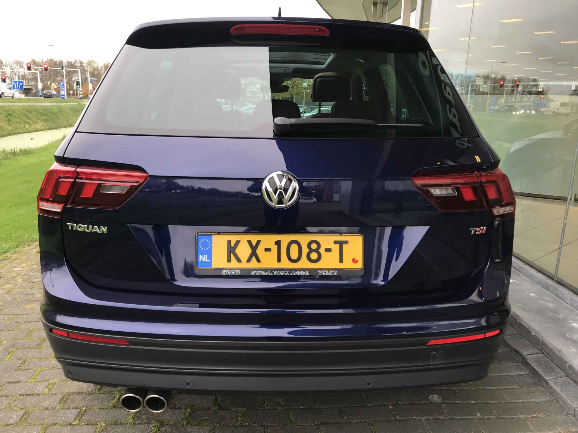 Volkswagen Tiguan 1.4 TSI ACT Comfortline Automaat | Rijklaar incl garantie | Panorama dak Trekhaak Leder - 4/36