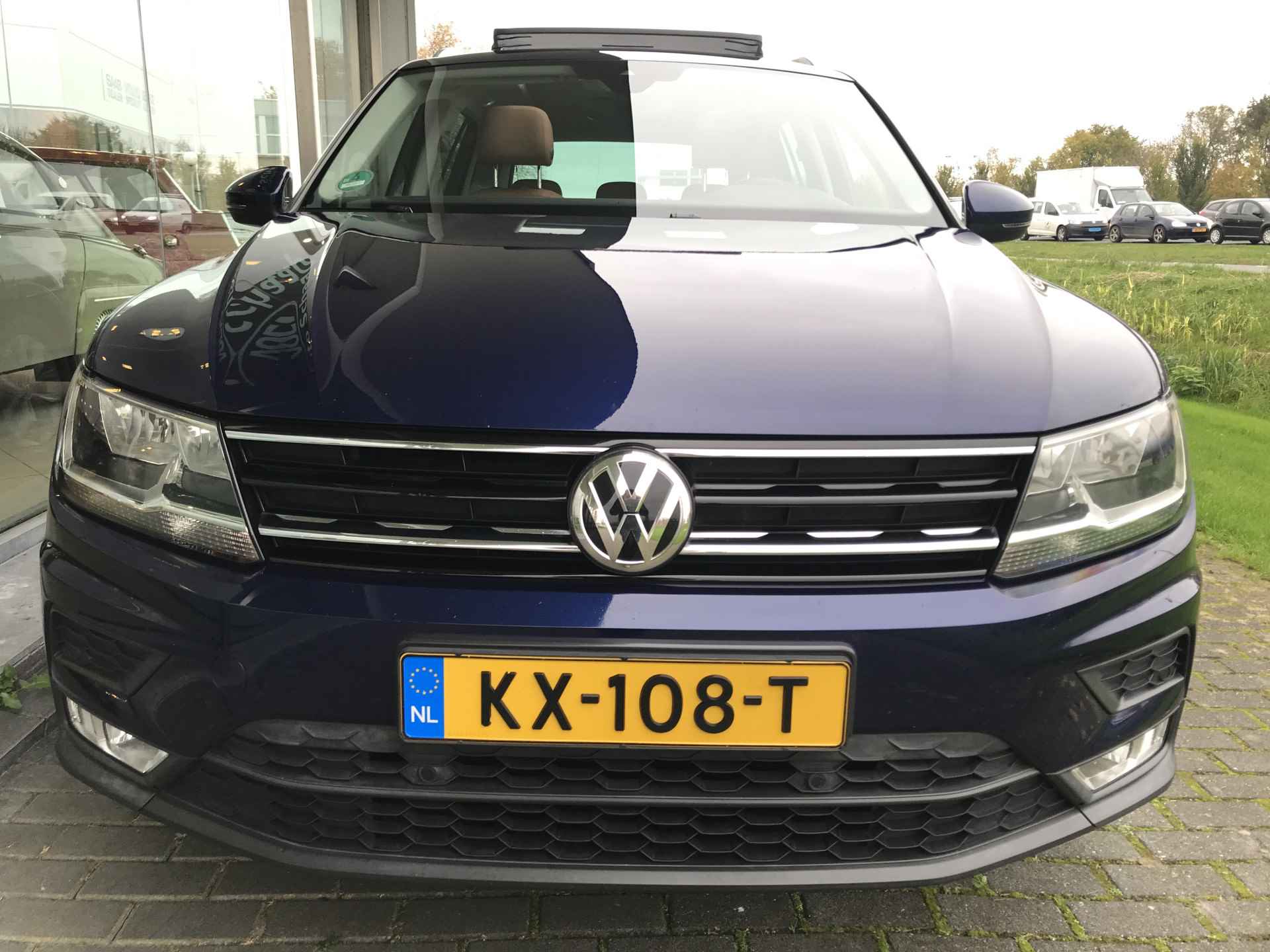 Volkswagen Tiguan 1.4 TSI ACT Comfortline Automaat | Rijklaar incl garantie | Panorama dak Trekhaak Leder - 8/36