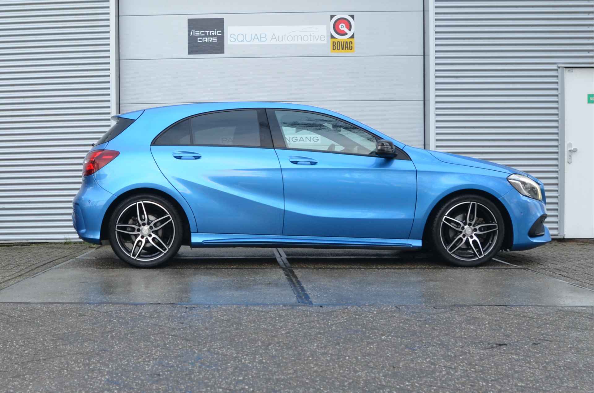 Mercedes-Benz A-Klasse 180 Ambition AMG Line, Pano, 18" Alu - 7/31