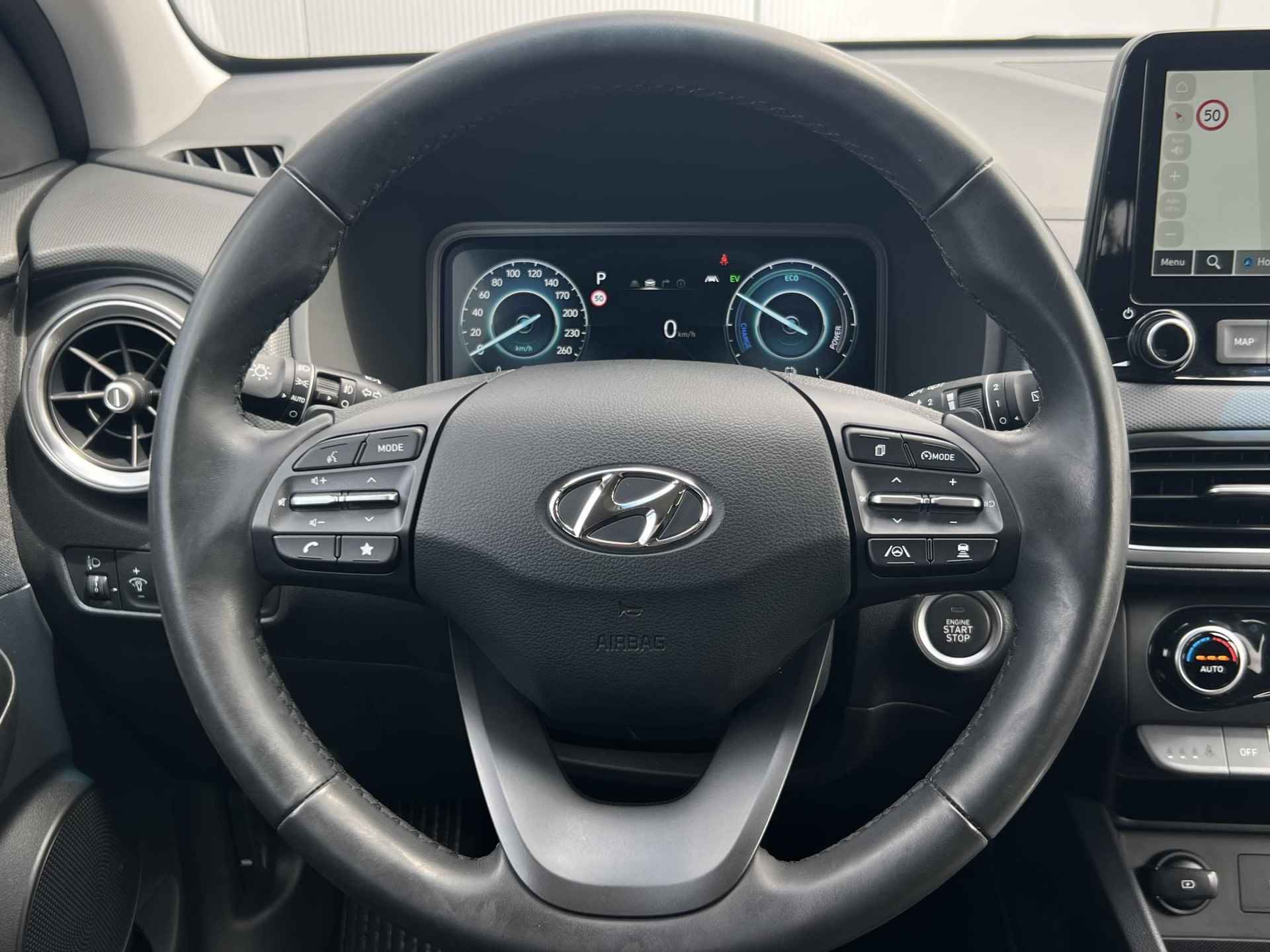 Hyundai Kona 1.6 GDI HEV Fashion / Navigatie / Apple Carplay & Android Auto / Airco / Trekhaak / Instructieboekjes / - 37/49