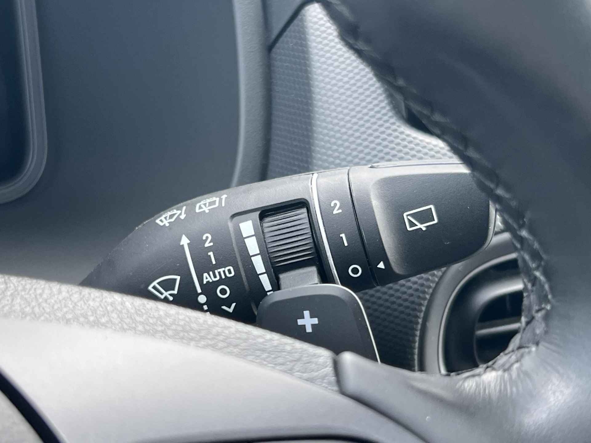 Hyundai Kona 1.6 GDI HEV Fashion / Navigatie / Apple Carplay & Android Auto / Airco / Trekhaak / Instructieboekjes / - 38/49