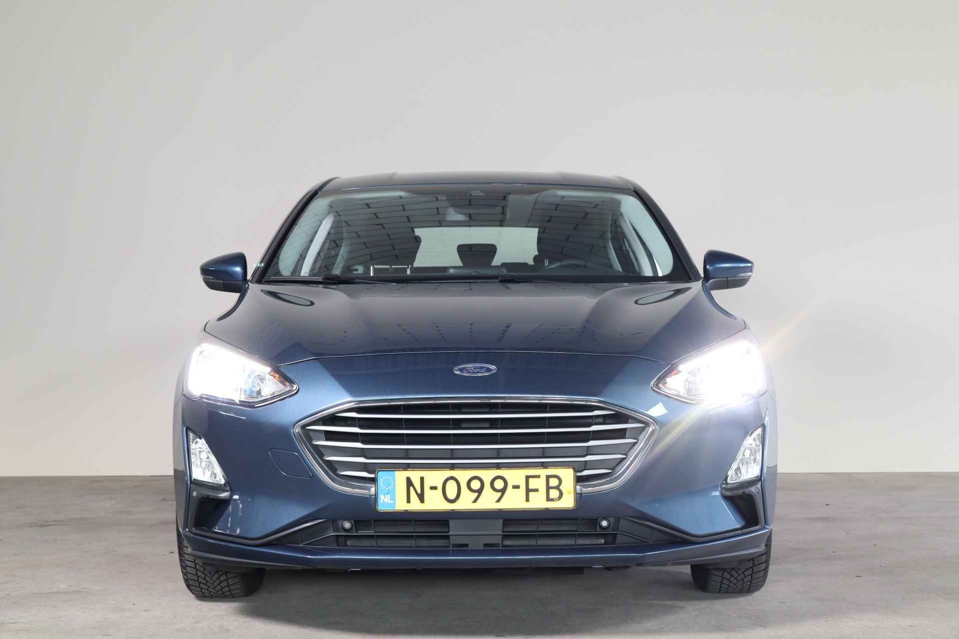 Ford Focus 1.0 EcoBoost Hybrid Trend Edition Business NL-Auto!! Camera I Apple Car-Play -- A.S. ZONDAG GEOPEND VAN 11.00 T/M 15.30 -- - 5/37