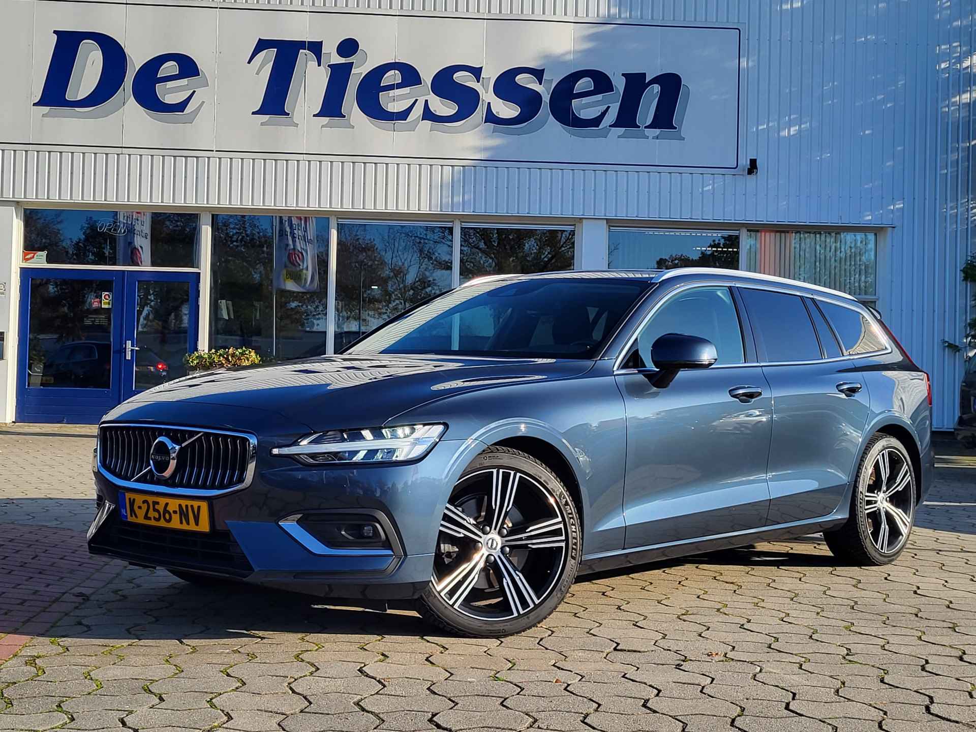 Volvo V60 2.0 B3 Inscription, 19"LM velgen, Trekhaak, - 2/38