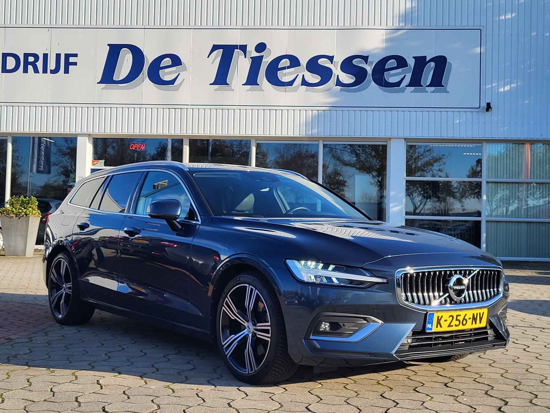 Volvo V60 2.0 B3 Inscription, 19"LM velgen, Trekhaak, - 29/38