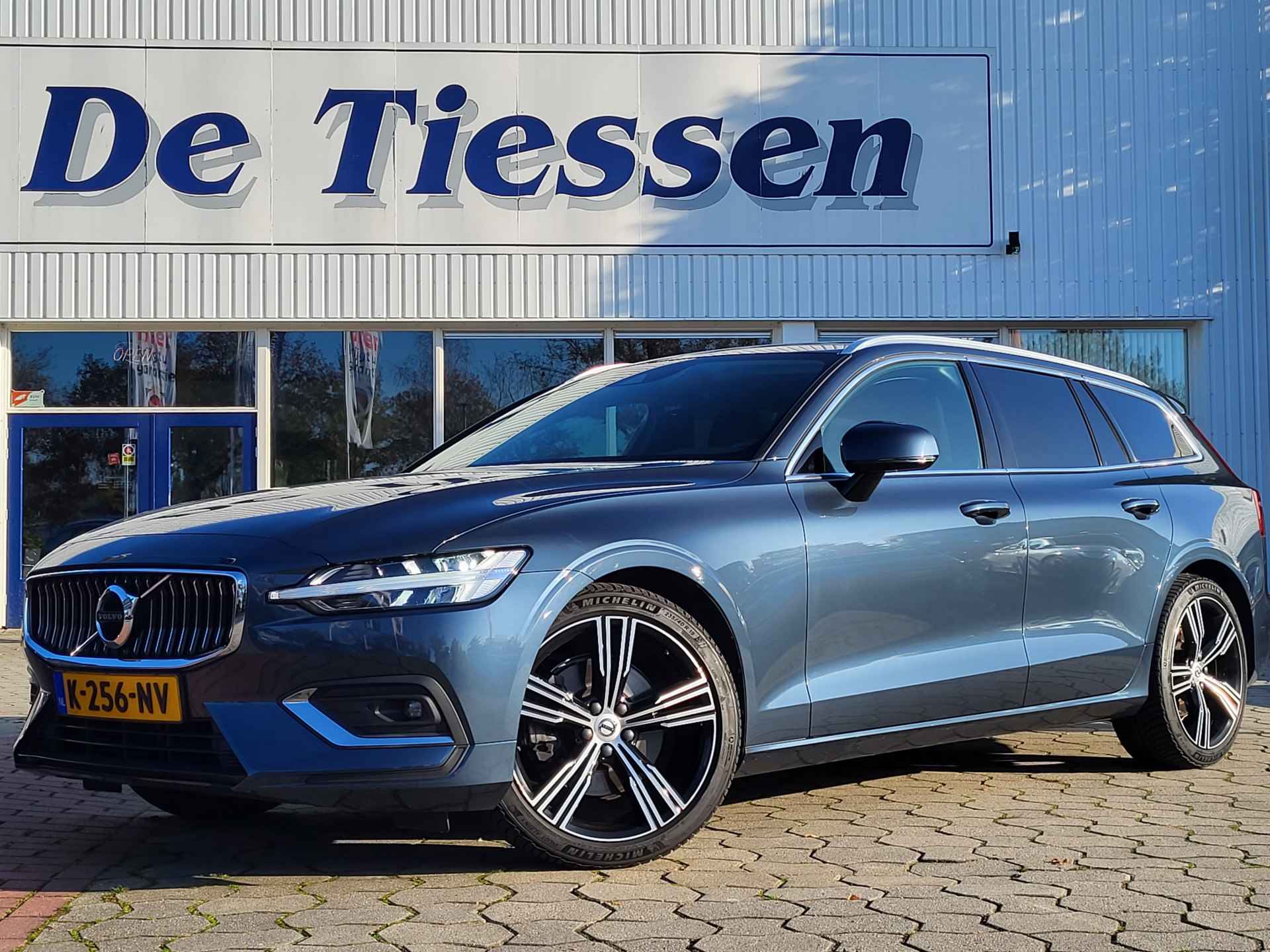 Volvo V60 2.0 B3 Inscription, 19"LM velgen, Trekhaak, - 30/38