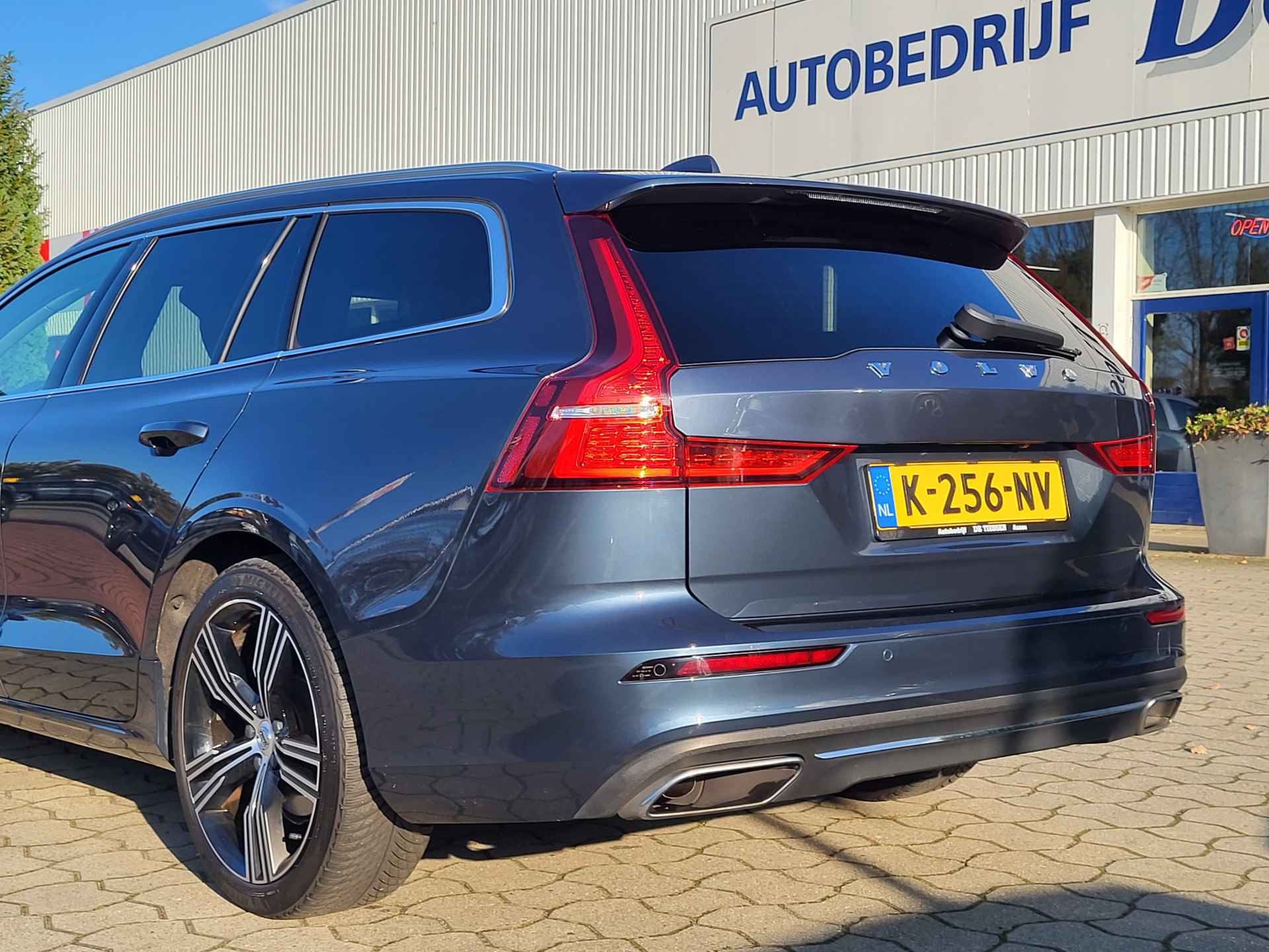 Volvo V60 2.0 B3 Inscription, 19"LM velgen, Trekhaak, - 32/38