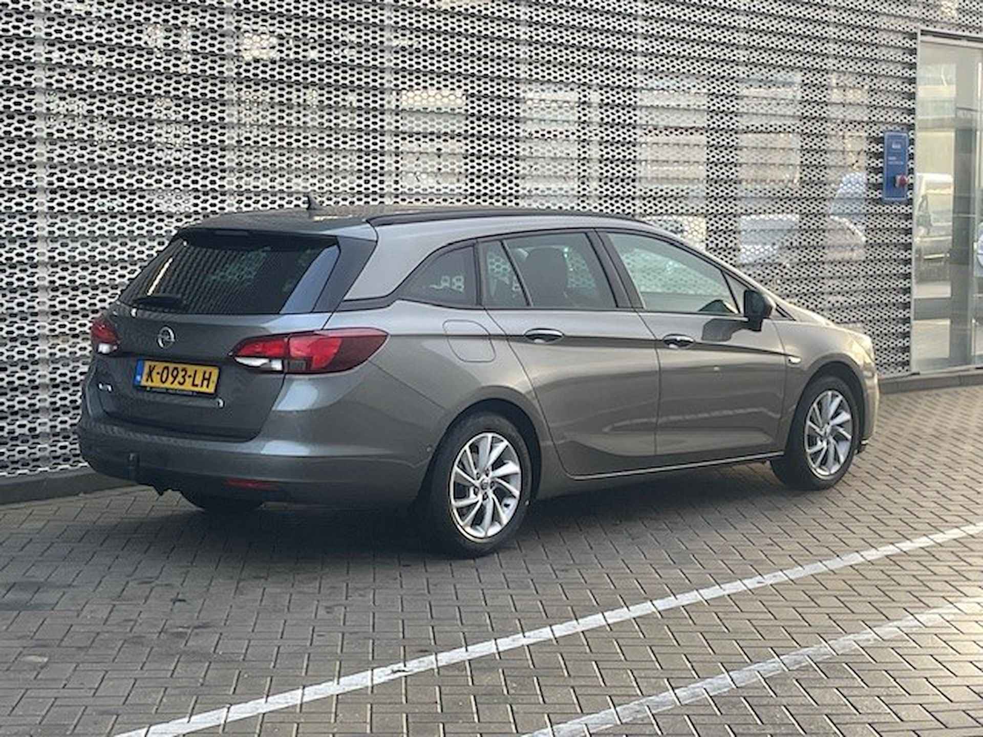 Opel Astra Sports Tourer 1.2 130PK Business Elegance Comfort Stoelen | Schuif/kantel dak | Dodehoek bewaking | Trekhaak | - 35/37