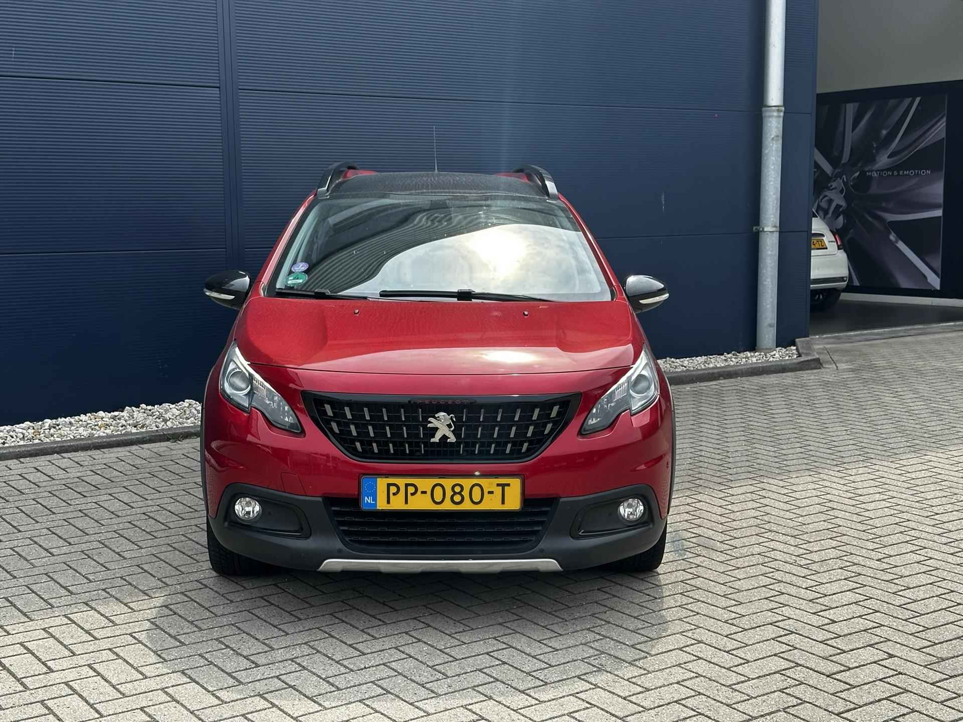 PEUGEOT 2008 1.2 PureTech 110pk GT-Line Panoramadak | Camera  | Trekhaak | All seasonbanden | Navigatie - 3/37