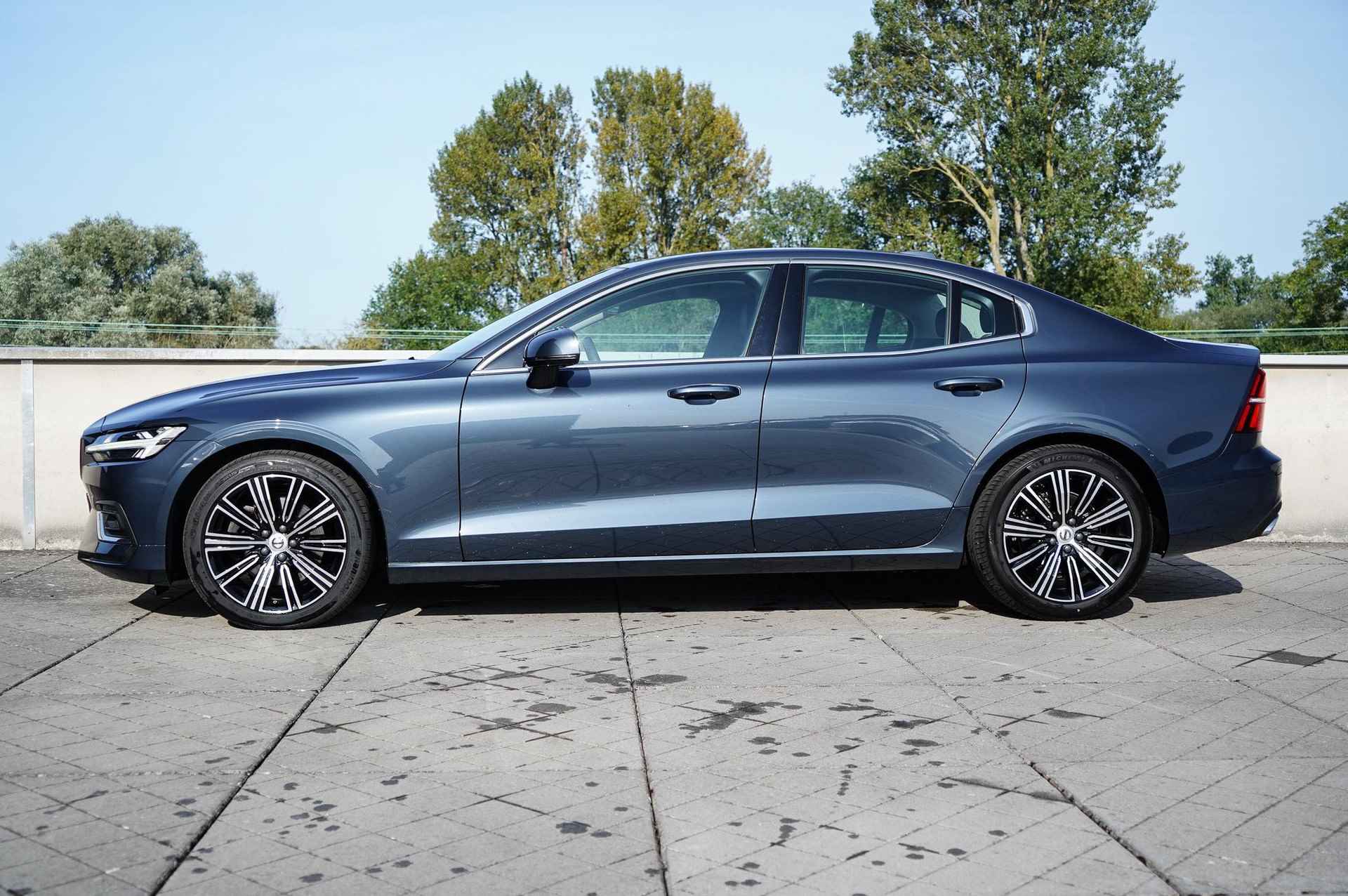 Volvo S60 2.0 B3 Inscription Pilot Assist | Apple Carplay/Android Auto | Elektrisch verstelbare Voorstoelen | DAB+ - 3/30