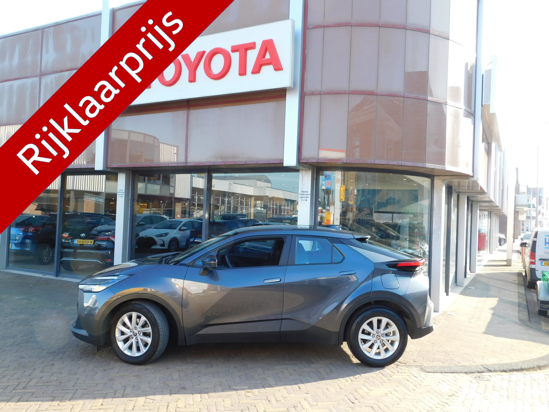 Toyota C-HR 1.8 Hybrid 140 Active | BSM | Navigatie |