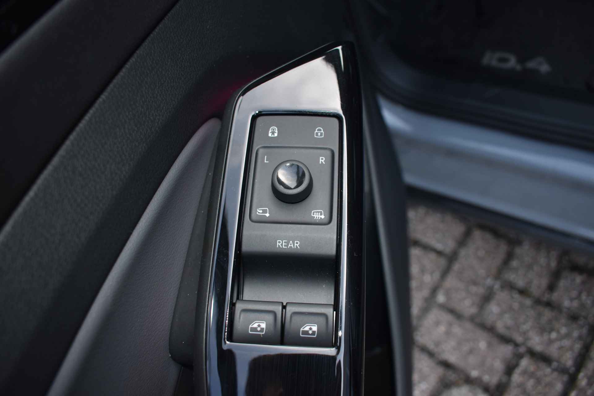 Volkswagen ID.4 Pure 52 kWh | ADAPT. CRUISE | PARKEERSENSOREN | APP CONNECT | 18 INCH - 13/33