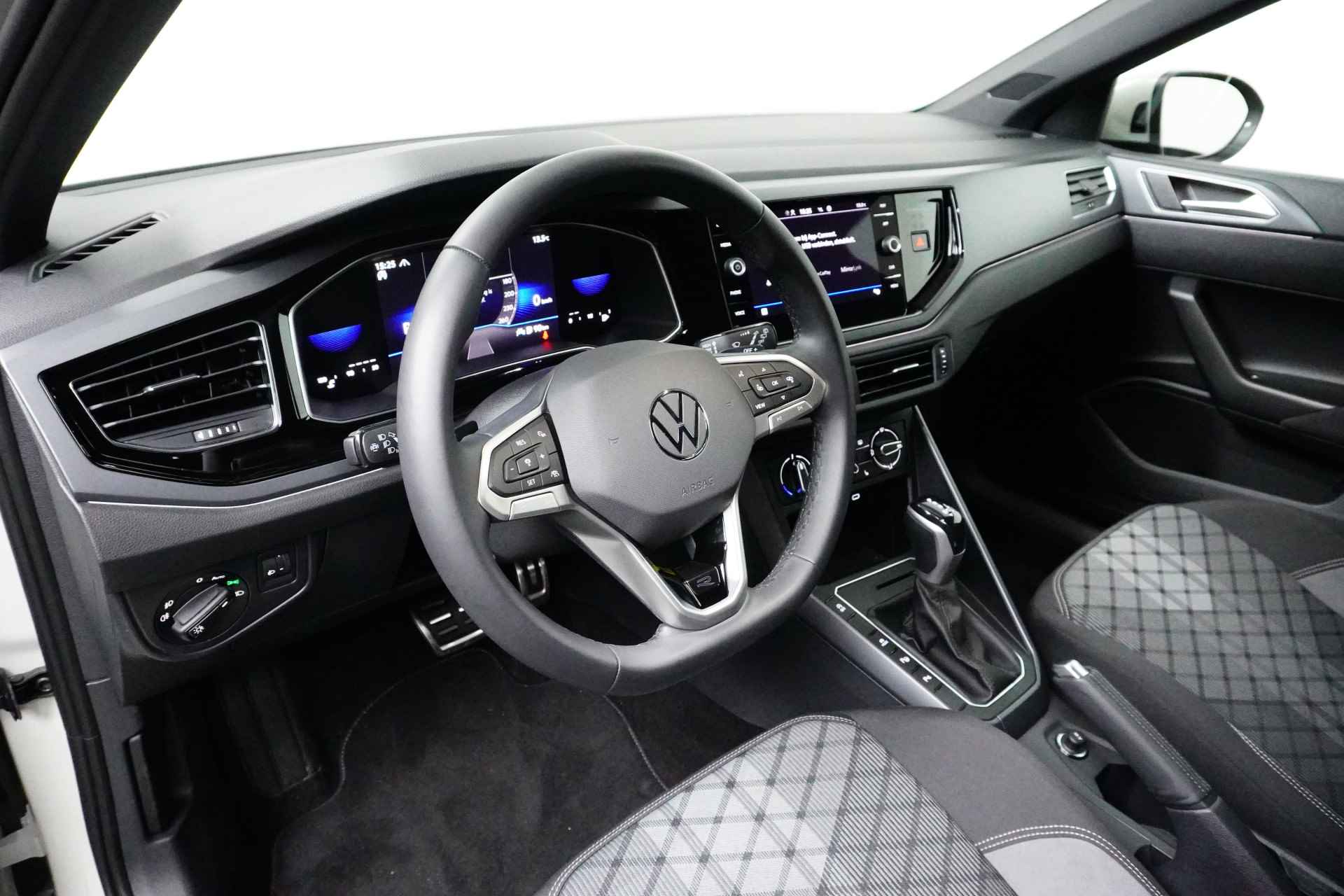 Volkswagen Taigo 1.0 TSI 110pk DSG R-Line Camera| Stoelverwarming | Spiegelpakket| Afneembare trekhaak| - 11/25