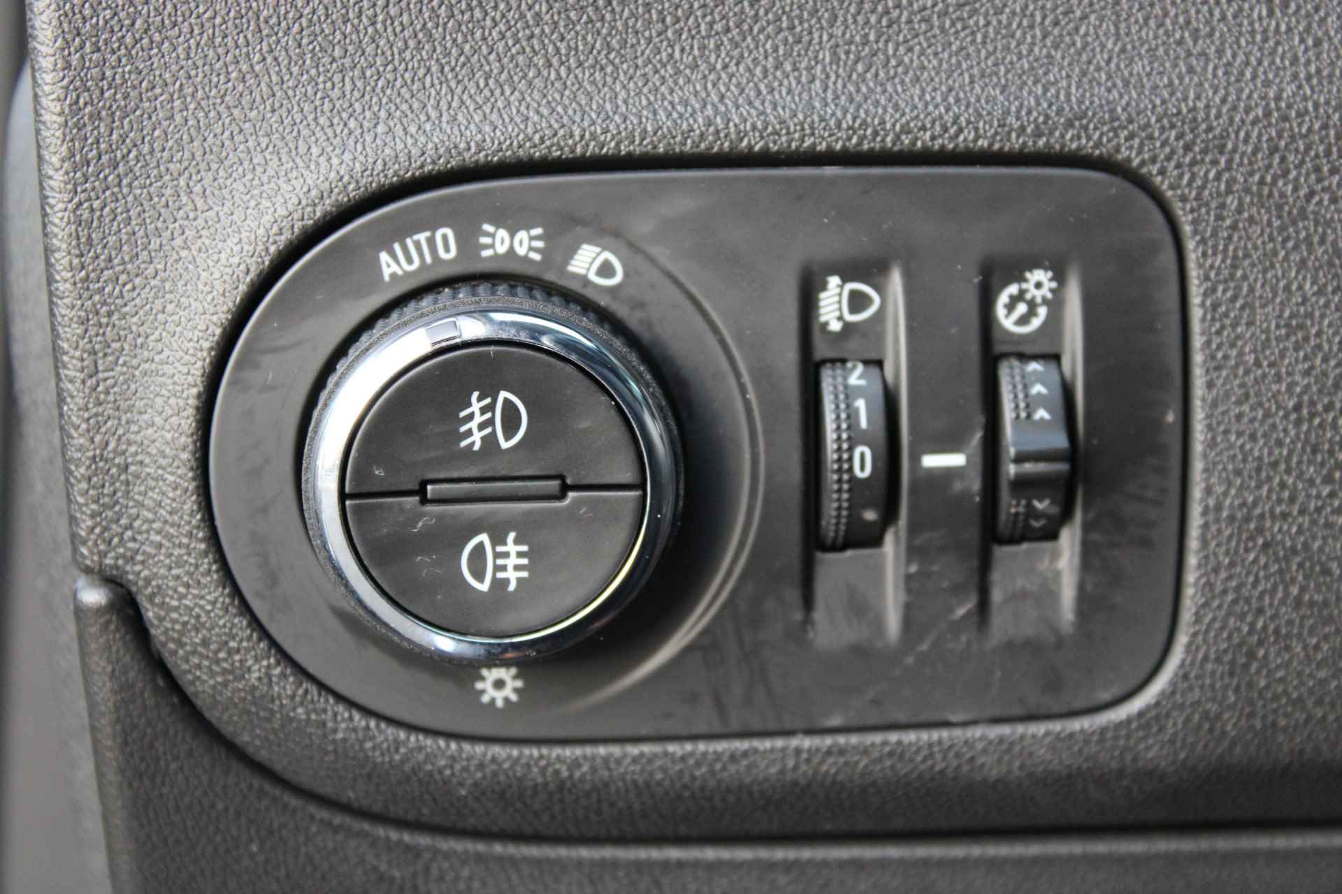 Opel Crossland 1.2 T. 110 pk Edition / Navigatie / Camera / 16"LMV / ECC / Cruise Control '' vraag een vrijblijvende offerte aan '' - 18/27