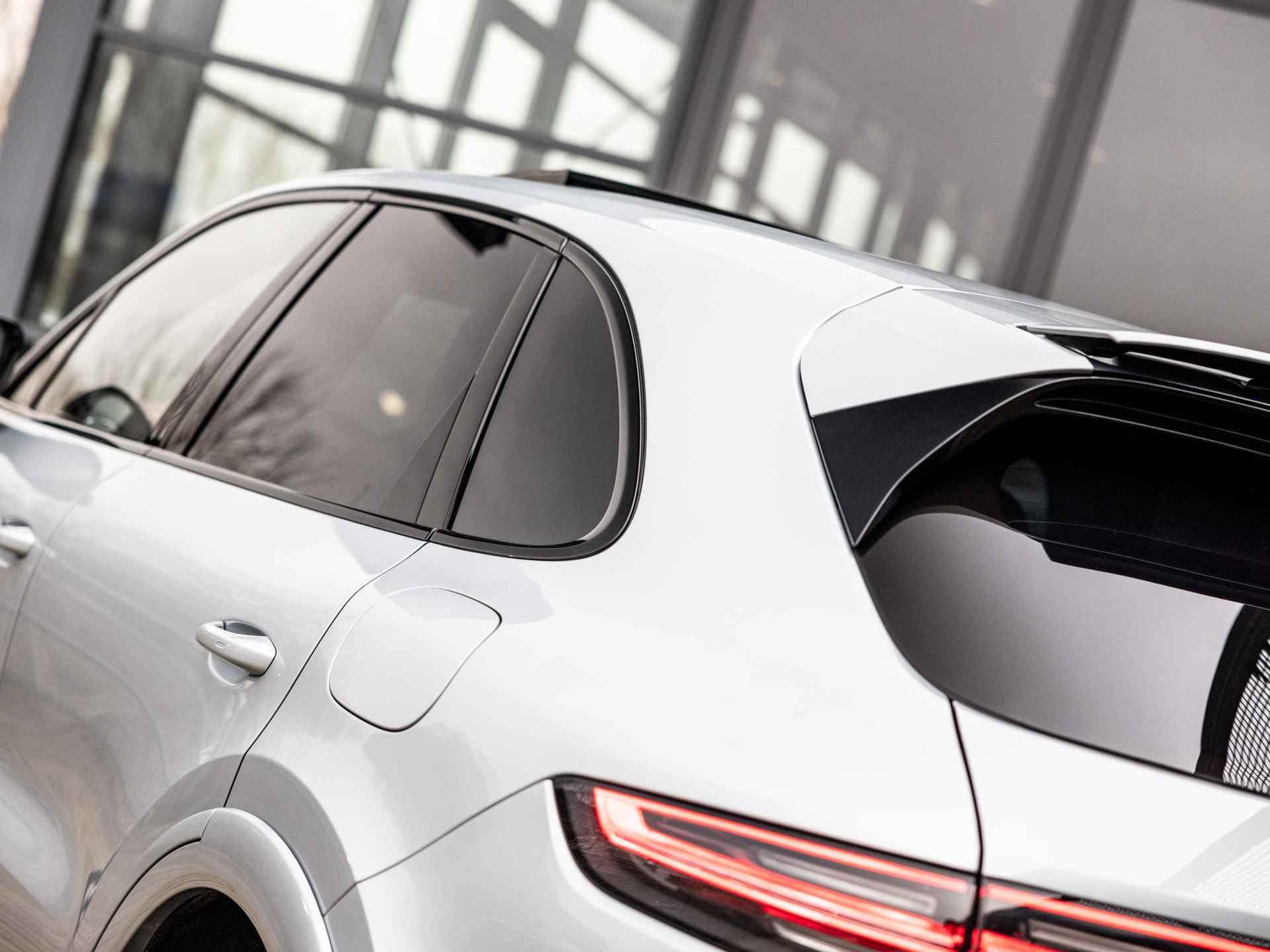 Porsche Cayenne 4.0 Turbo S E-Hybrid | SPORTDESIGN | SPORTCHRONO | PDLS+ | ACHTERASBESTURING | PASM | 1E EIGENAAR | SOFTCLOSE | NL AUTO | KERAMISCH | LUCHTVERING | BOSE | STOELVENTILATIE | PORSCHE INNO DRIVE | ADAPTIVE CRUISE CONTROL | 18-WEG STOELEN | - 46/51