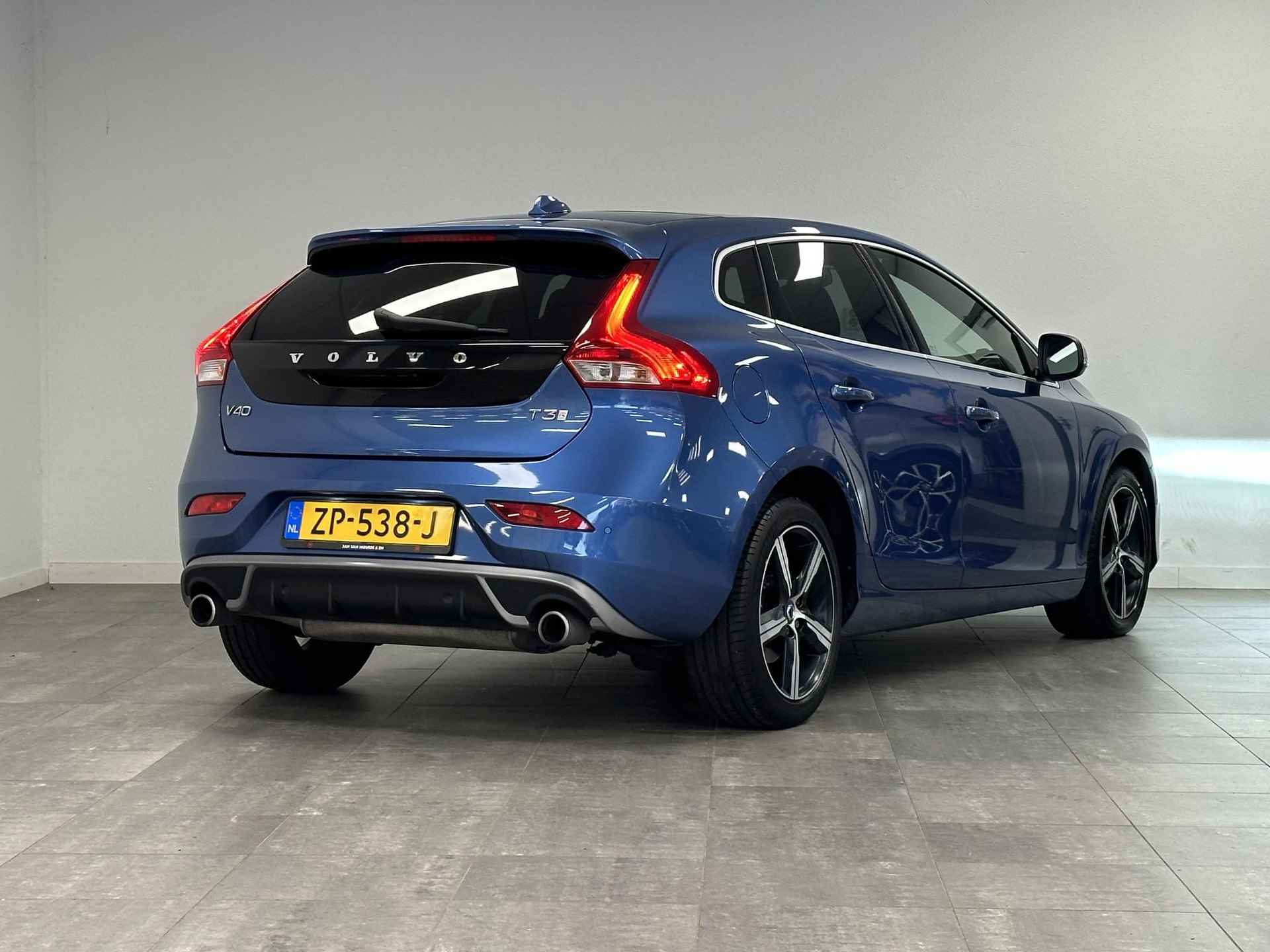 Volvo V40 1.5 T3 Polar+ Sport | R-Design | Panoramadak | Harman Kardon - 3/29