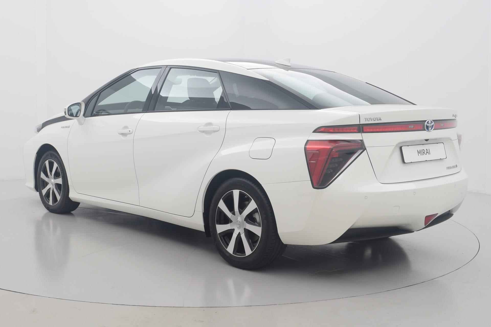 Toyota Mirai Hydrogen - 7/35