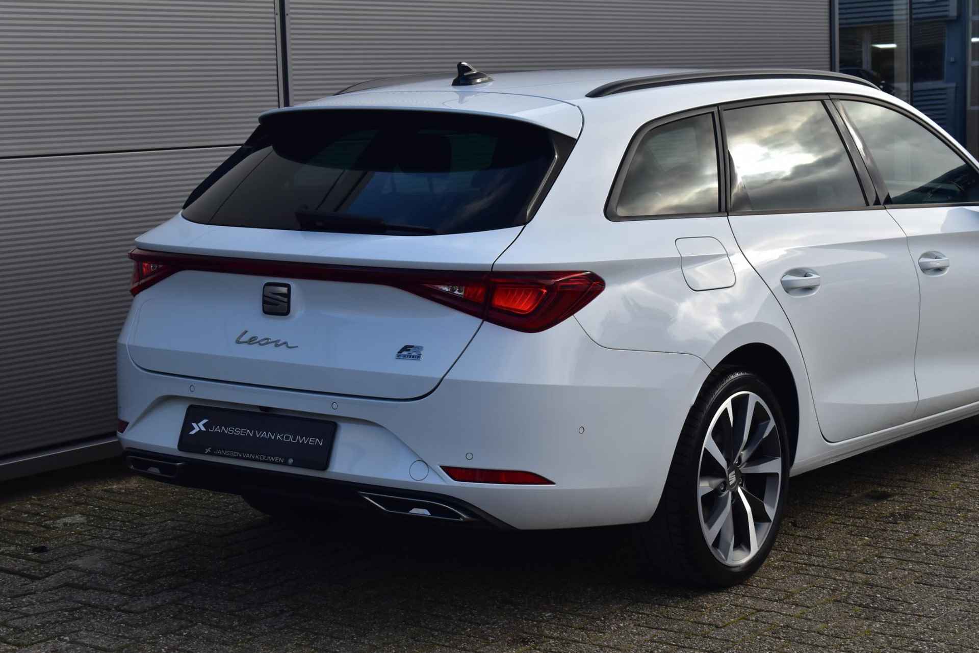 SEAT Leon Sportstourer 1.4 TSI eHybrid PHEV FR Business Intense / Stuur-Stoelverwarming / LED Koplampen / Navigatie - 35/44