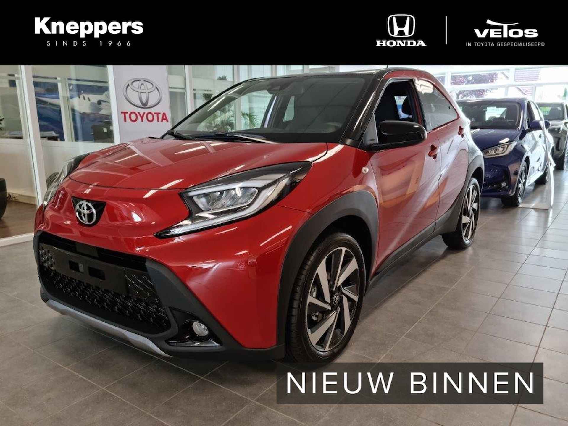 Toyota Aygo X 1.0 VVT-i Envy Automaat JBL, Half leer, Apple/Android, 18inch lichtmetalen velgen , All-in Rijklaarprijs - 1/17