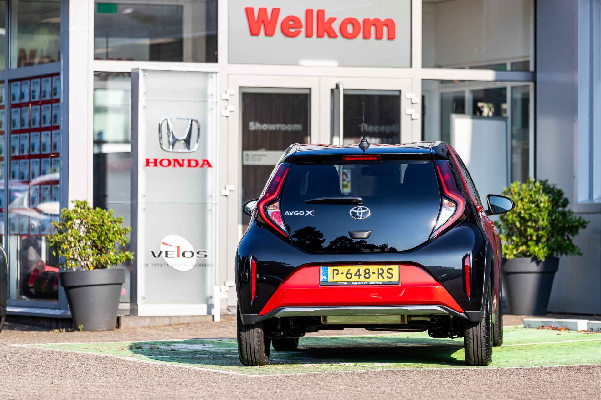 Toyota Aygo X 1.0 VVT-i Envy Automaat JBL, Half leer, Apple/Android, 18inch lichtmetalen velgen , All-in Rijklaarprijs - 3/37