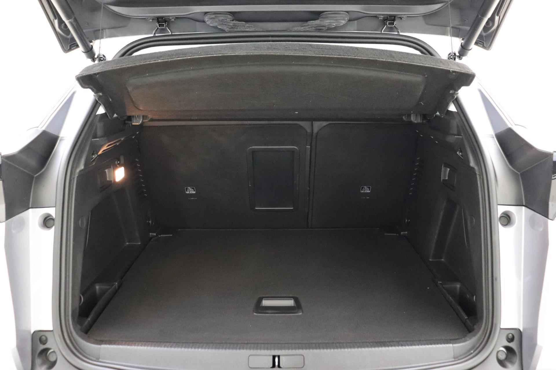 Peugeot 3008 1.2 PureTech Blue Lease Premium | Navigatiesysteem full map | Apple Carplay/Android Auto | Elektrisch bedienbare achterklep met sensorsturing | Cruise control | Trekhaak met afneembare kogel | Stoelverwarming - 14/36