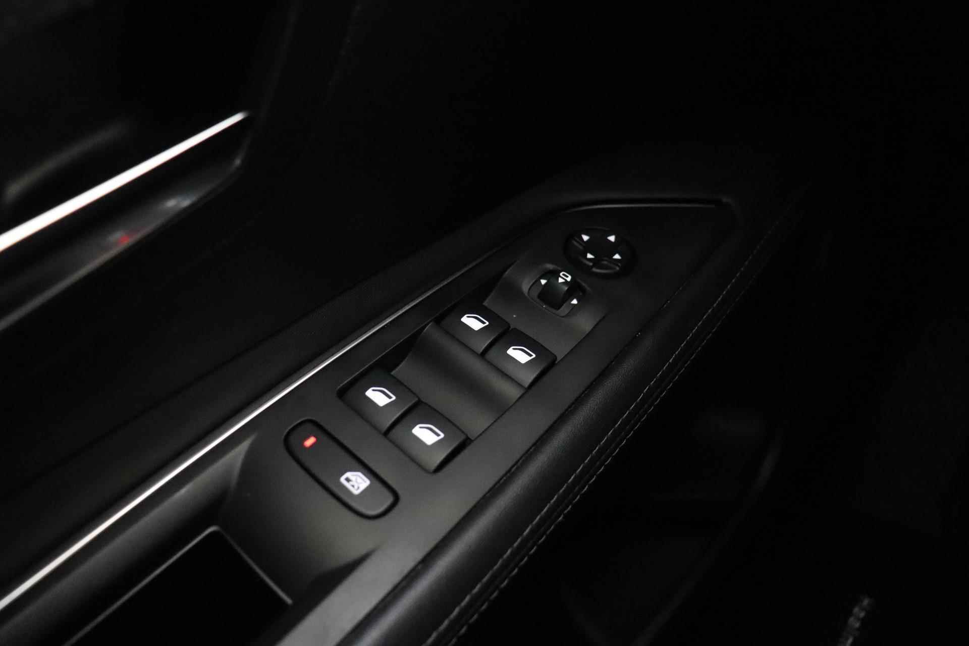 Peugeot 3008 1.2 PureTech Blue Lease Premium | Navigatiesysteem full map | Apple Carplay/Android Auto | Elektrisch bedienbare achterklep met sensorsturing | Cruise control | Trekhaak met afneembare kogel | Stoelverwarming - 21/36