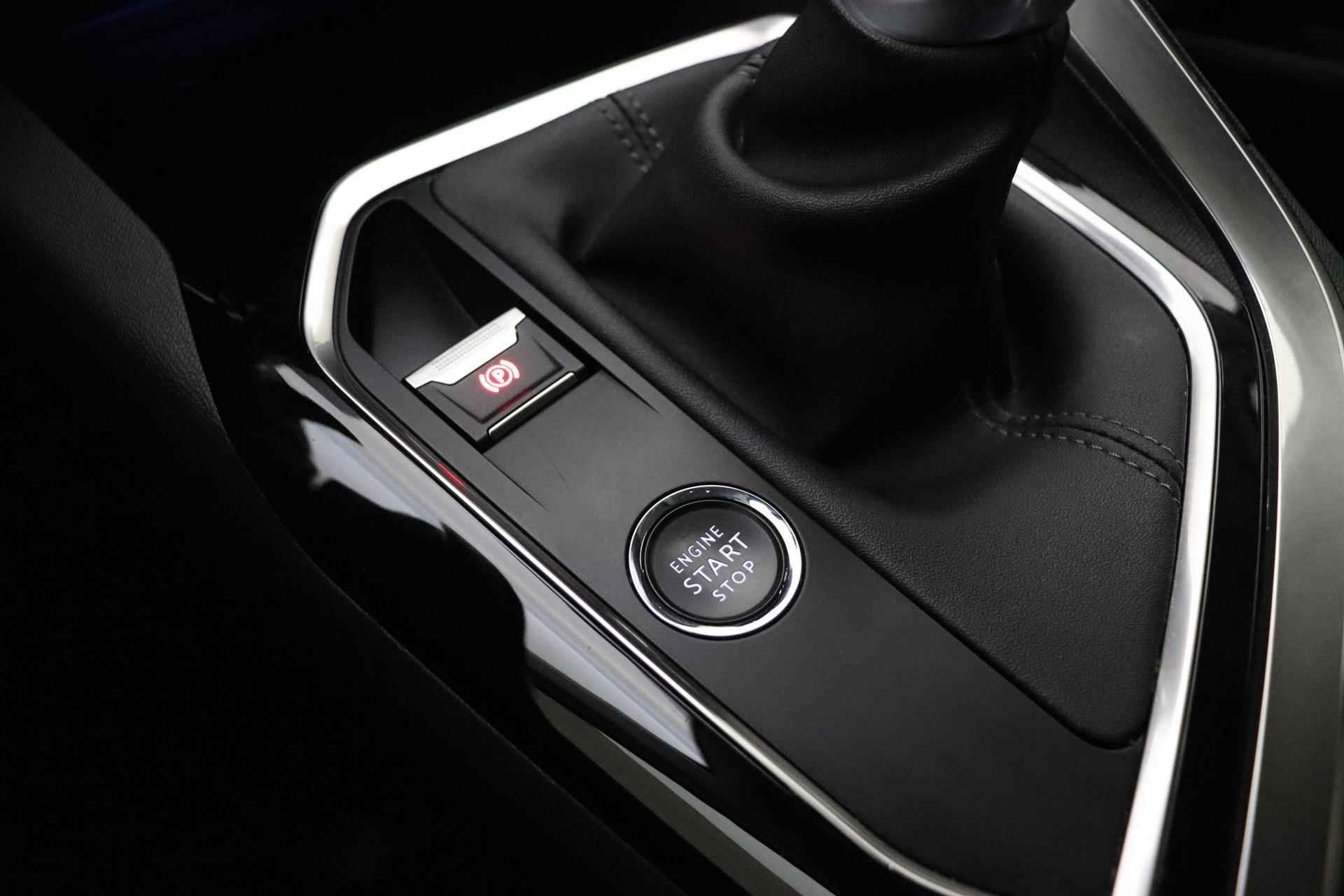 Peugeot 3008 1.2 PureTech Blue Lease Premium | Navigatiesysteem full map | Apple Carplay/Android Auto | Elektrisch bedienbare achterklep met sensorsturing | Cruise control | Trekhaak met afneembare kogel | Stoelverwarming - 22/36