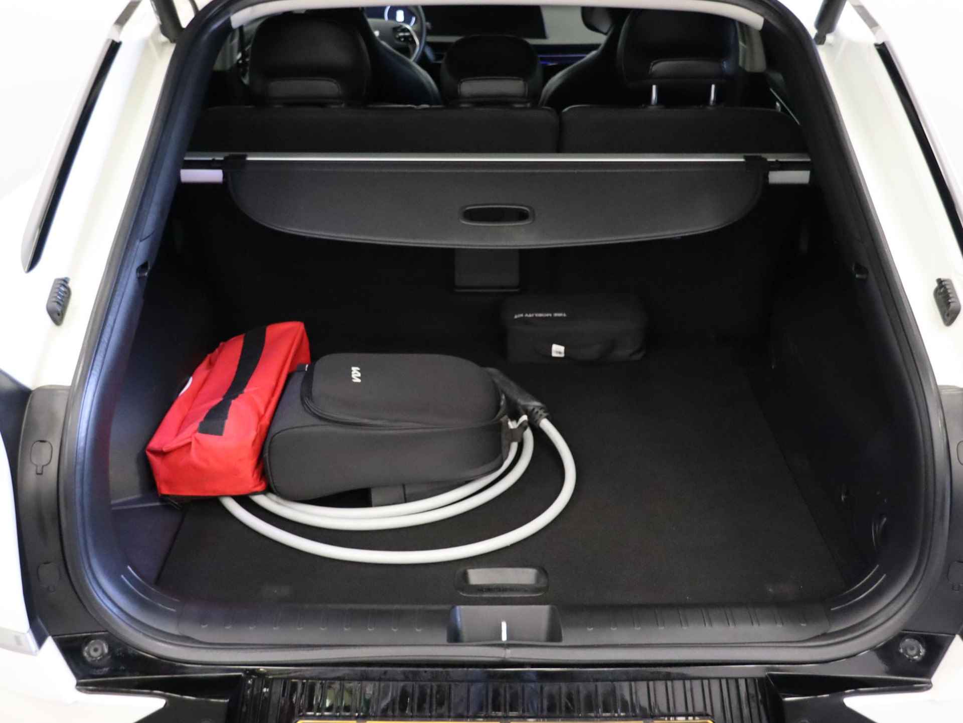 Kia EV6 Plus 77.4 kWh | Stoel verwarming en koeling | Elektrisch bedienbare voorstoelen | Lederen bekleding | Navigatie | Camera | Apple Carplay / Android Auto | - 9/54