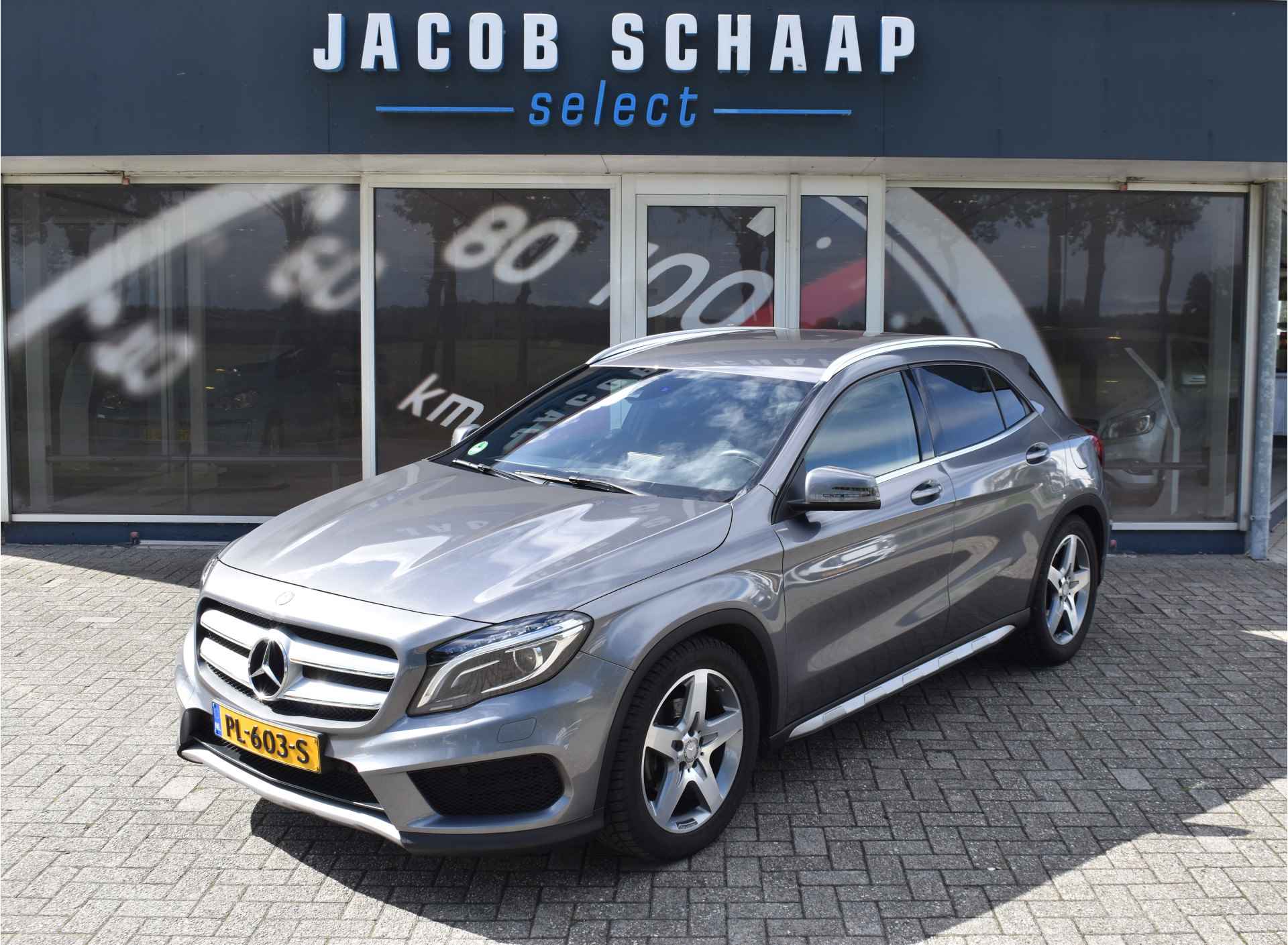 Mercedes-Benz GLA 180 AMG Line / Leder / Xenon / 18" LM / Navi / - 2/46