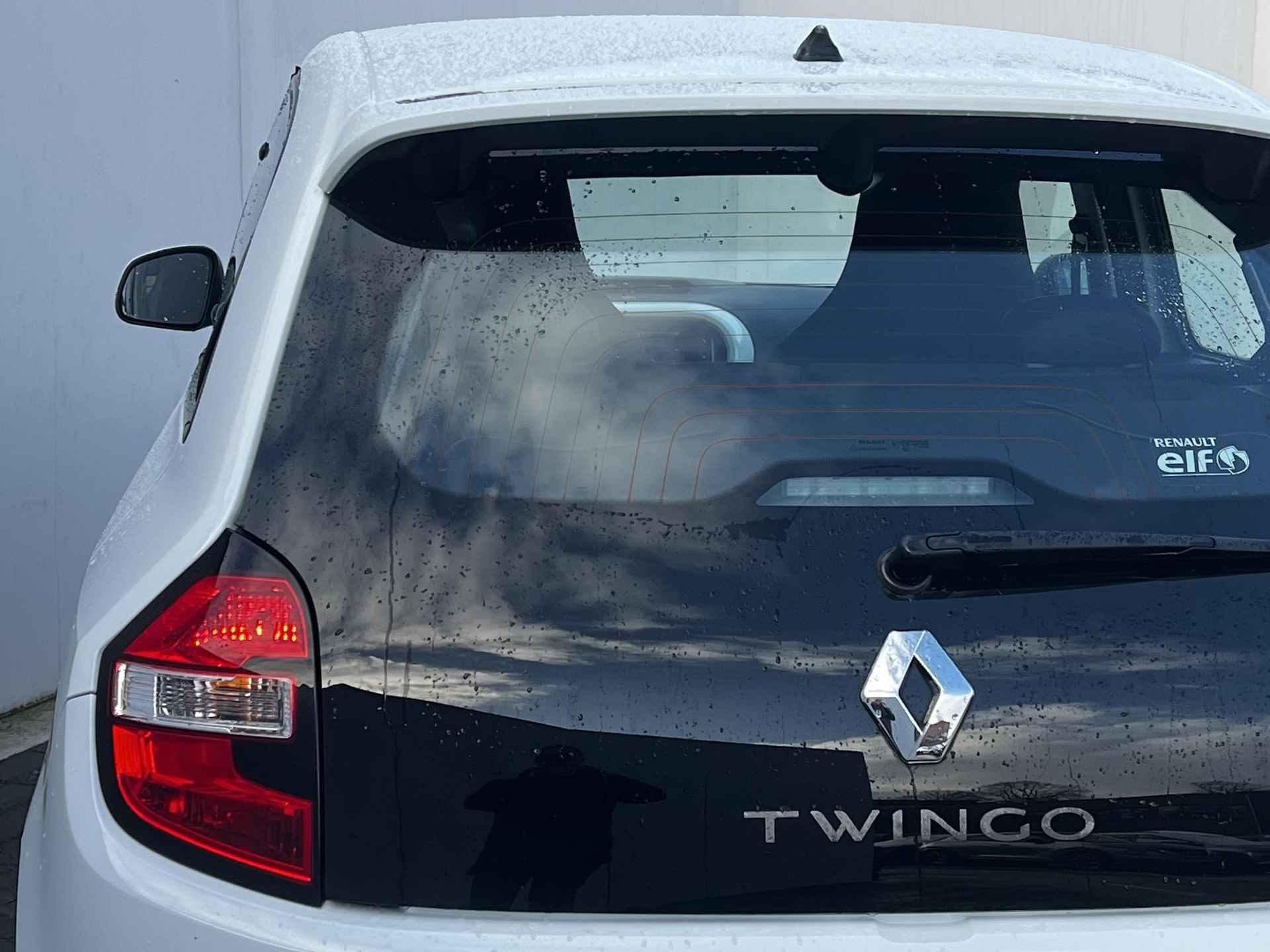 Renault Twingo 1.0 SCe Intens Automaat / Dealer onderhouden / 16" LMV met All Season banden / Navigatie / Achteruitrijcamera / - 30/48