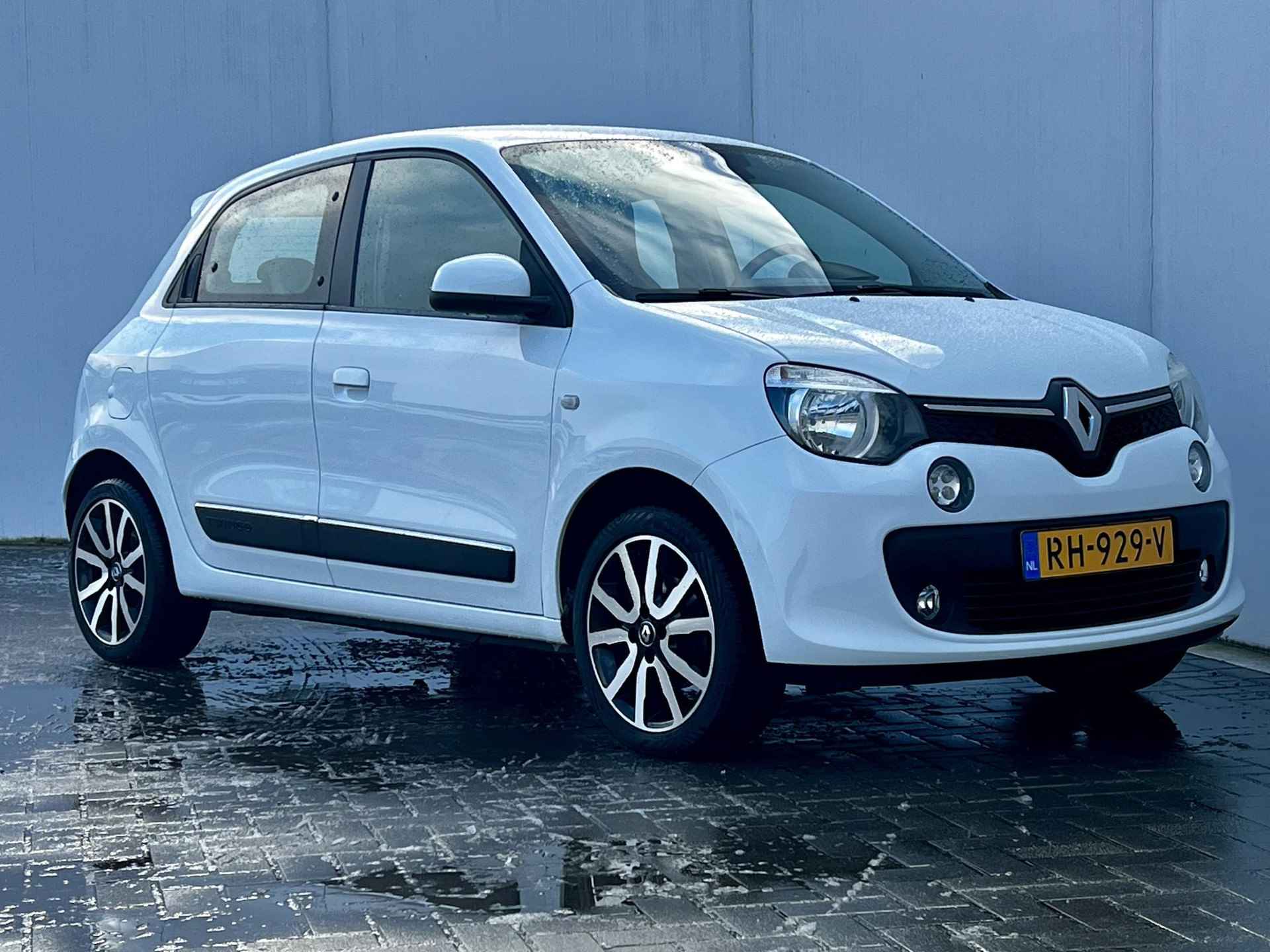 Renault Twingo 1.0 SCe Intens Automaat / Dealer onderhouden / 16" LMV met All Season banden / Navigatie / Achteruitrijcamera / - 42/48