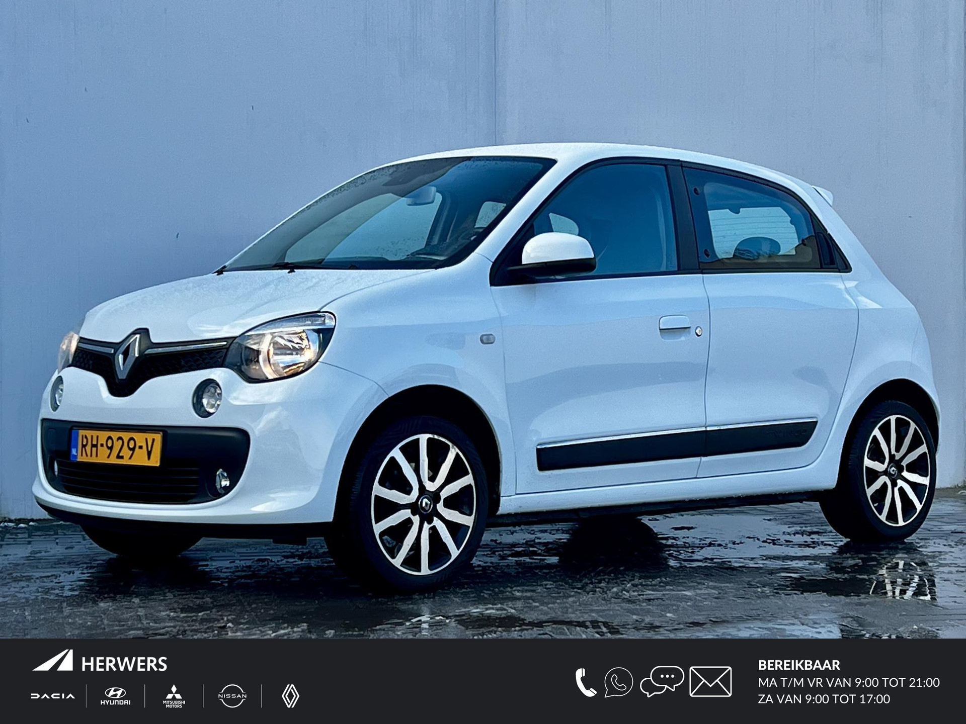 Renault Twingo 1.0 SCe Intens Automaat / Dealer onderhouden / 16" LMV met All Season banden / Navigatie / Achteruitrijcamera /