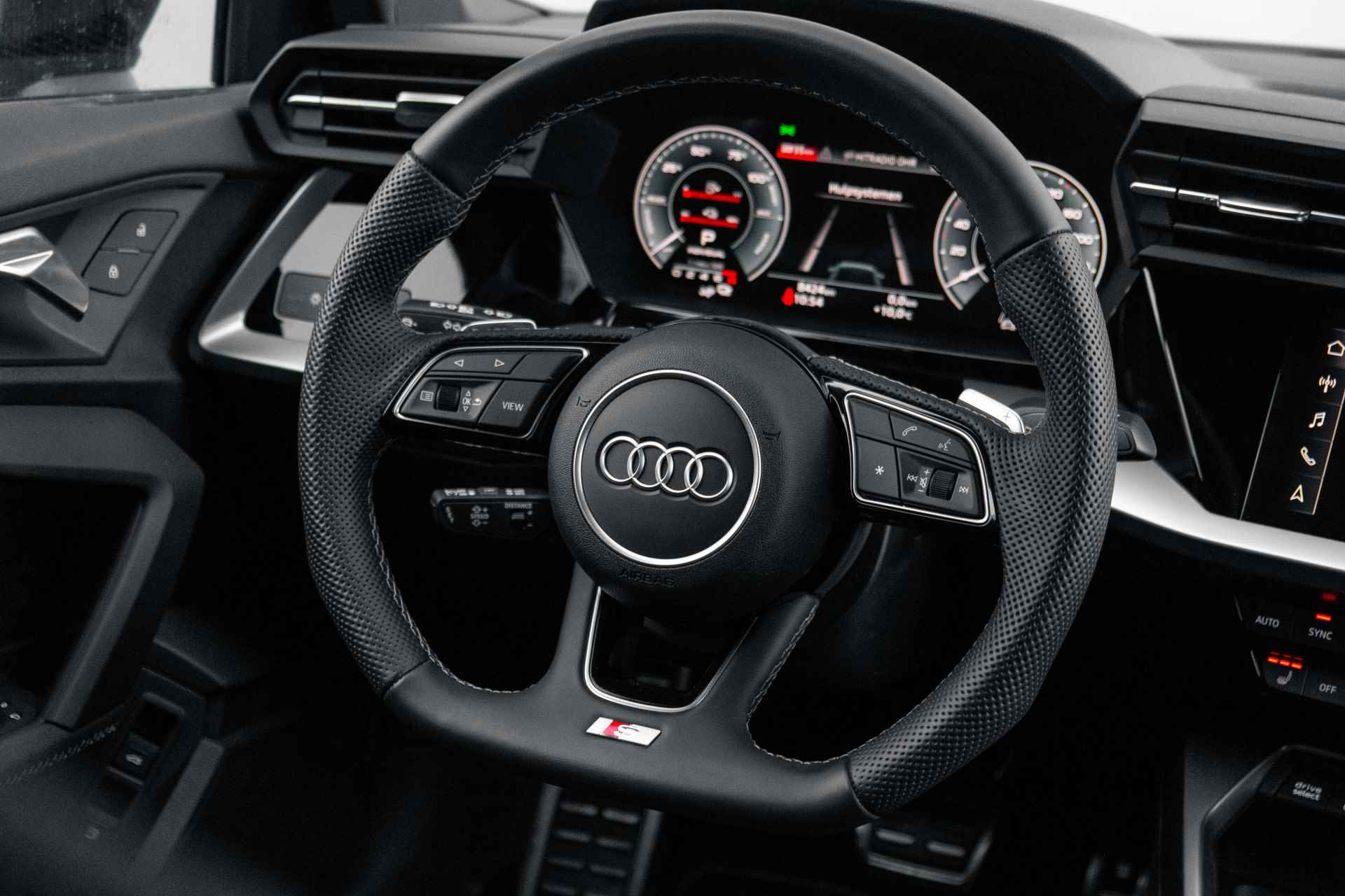 Audi A3 Sportback 45 TFSI e S edition Competition S tronic | Zwart Optiek Plus | Adaptive Cruise control | Stoelverwarming | 18'' Inch v - 10/58