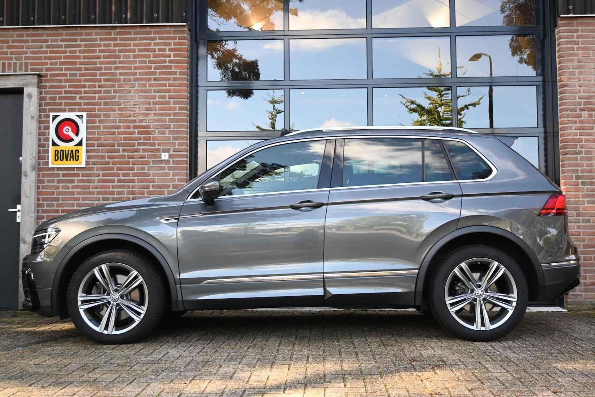 Volkswagen Tiguan 2.0 TSI 4Motion 2x R-LINE PANO Trekhaak Virtual '17 - 13/50