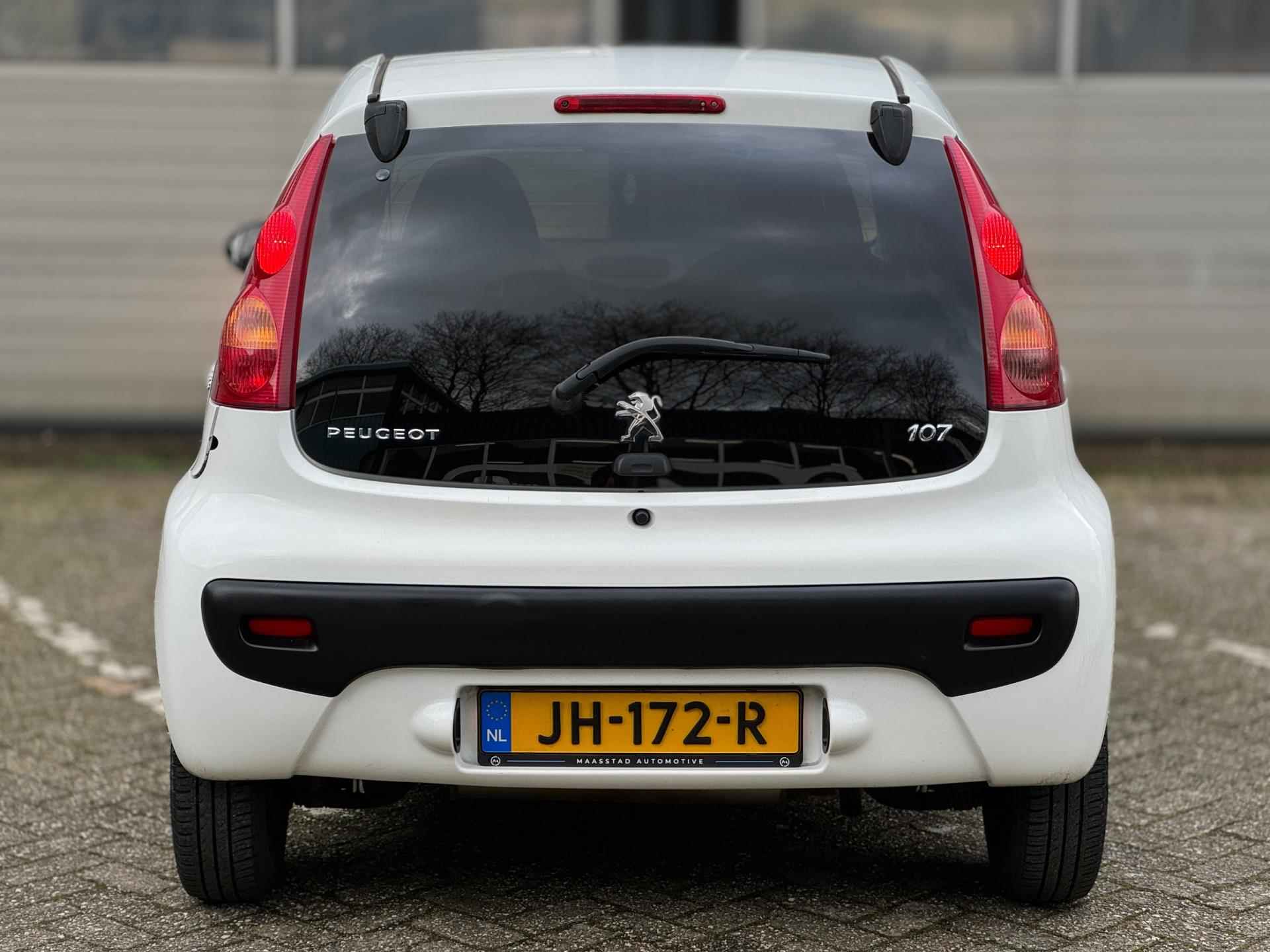 Peugeot 107 1.0|Airco|Lage KM|5drs|Facelift|Topstaat|Toerenteller|Zeer nette auto|Blauwe accenten|Rijdt en schakelt perfect - 4/31