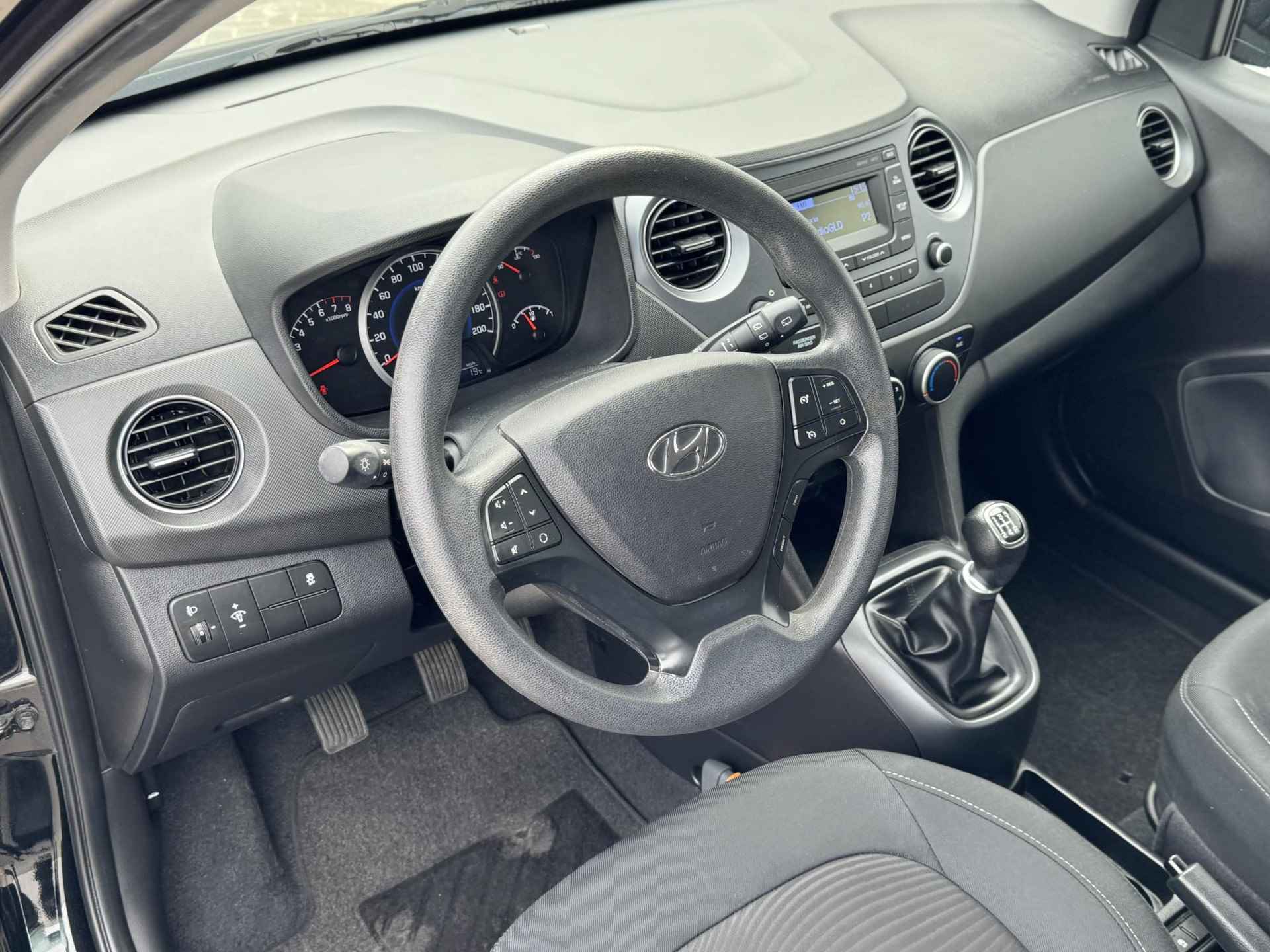 Hyundai i10 1.0i Comfort / Cruise control / Airco / Elektrisch verstelbare spiegels / USB/AUX aansluiting - 16/32