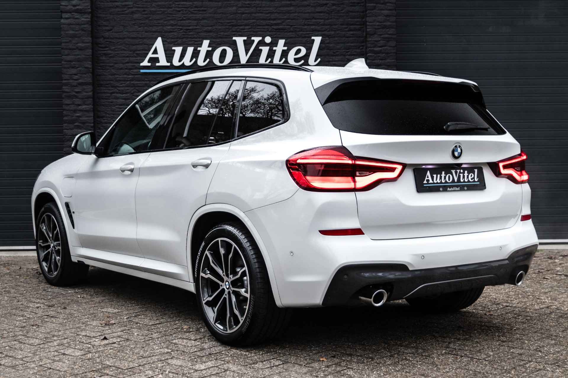 BMW X3 xDrive30e M Sport Steptronic | Panodak | Achteruitrijcamera | Head-up | Harman & Kardon | Sportleder - 2/39