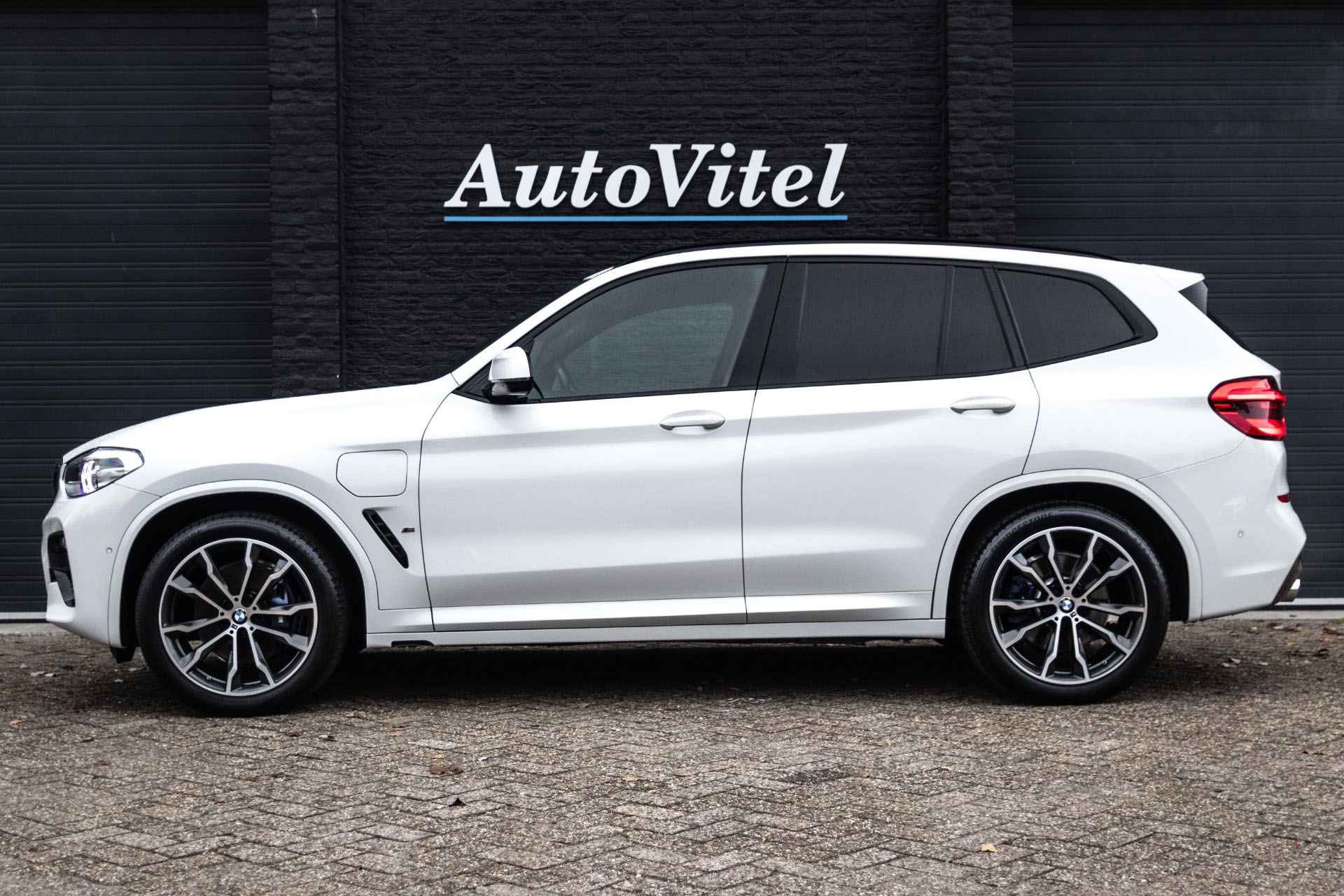 BMW X3 xDrive30e M Sport Steptronic | Panodak | Achteruitrijcamera | Head-up | Harman & Kardon | Sportleder - 3/39