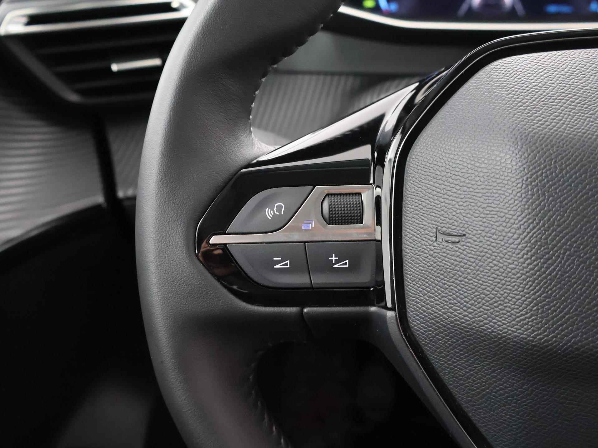 Peugeot 208 1.2 PureTech Allure Pack | Navigatie | Stoelverwarming | Cruise Control | Climate Control | Lane Assist | Lichtmetalen velgen | Privacy glas | Apple Carplay - 28/40