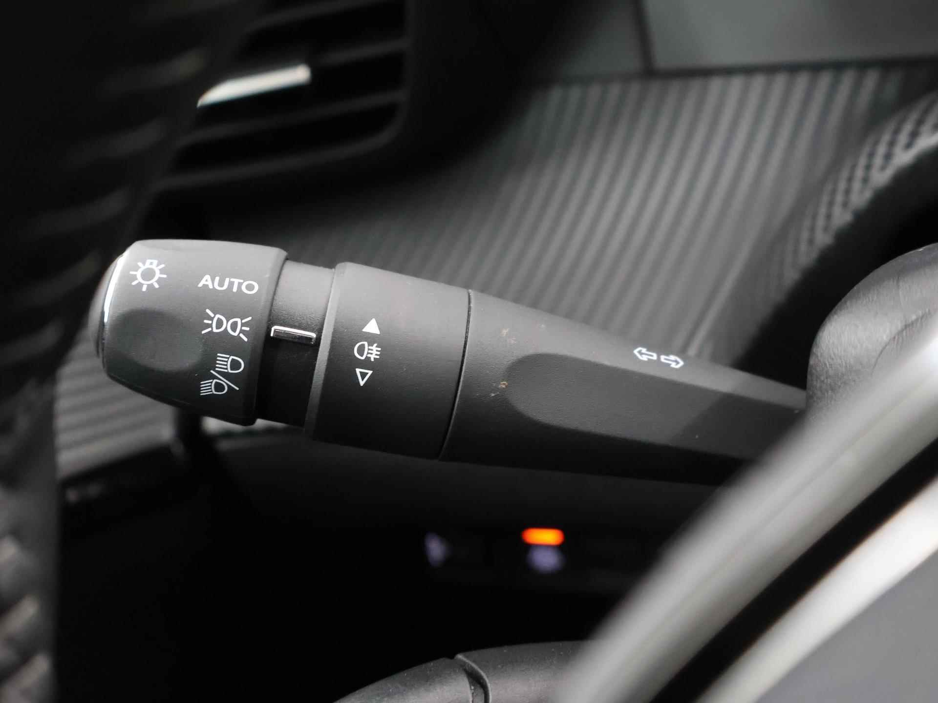 Peugeot 208 1.2 PureTech Allure Pack | Navigatie | Stoelverwarming | Cruise Control | Climate Control | Lane Assist | Lichtmetalen velgen | Privacy glas | Apple Carplay - 32/40