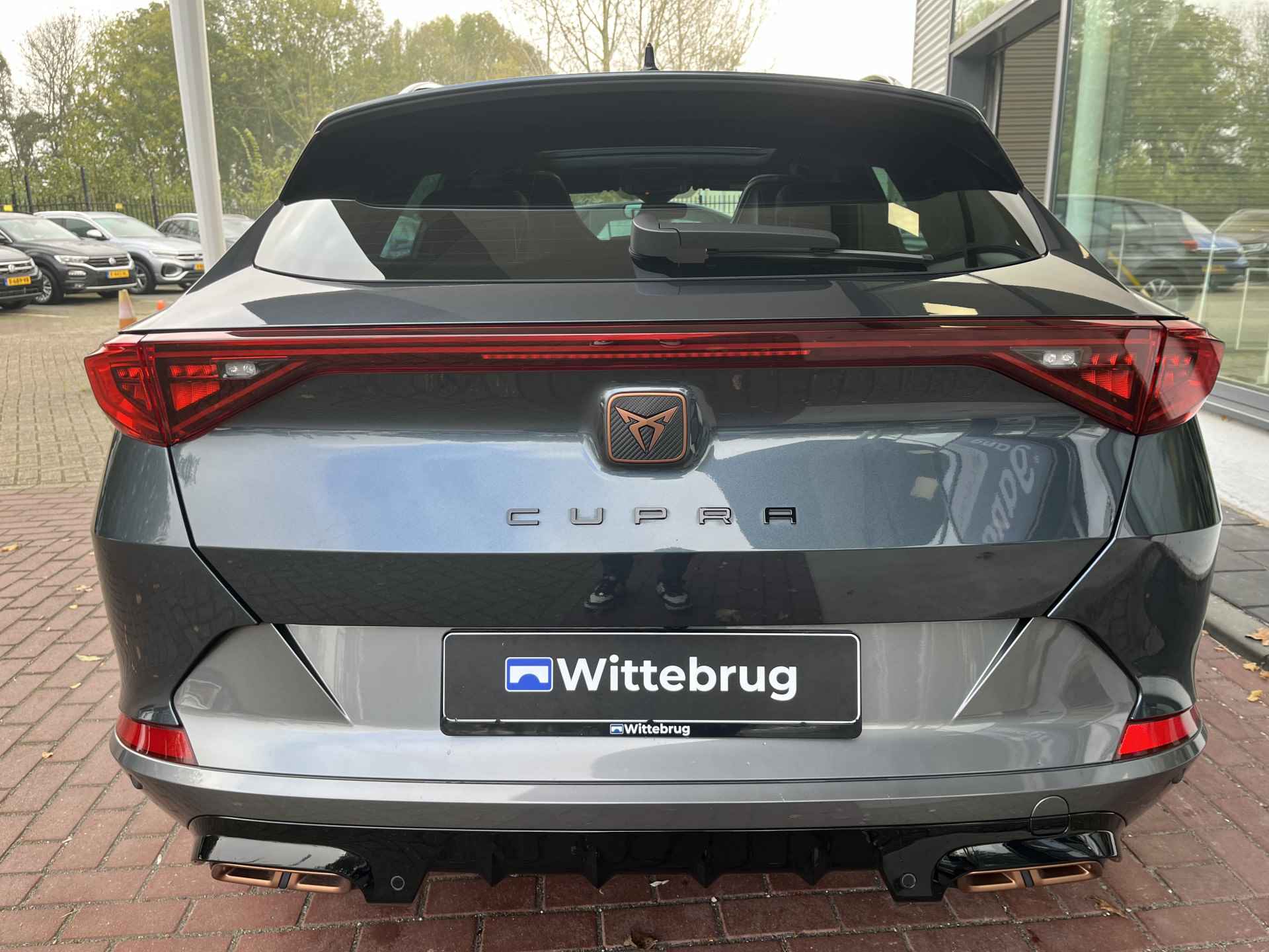 CUPRA Formentor 1.4 e-Hybrid 245pk DSG VZ Black Edition / Panoramadak / Zwart Lederen CUP Kuipstoelen / SuperSport Stuur / LED / Elek. Achterklep met Virtual Pedal / Camera - 16/28