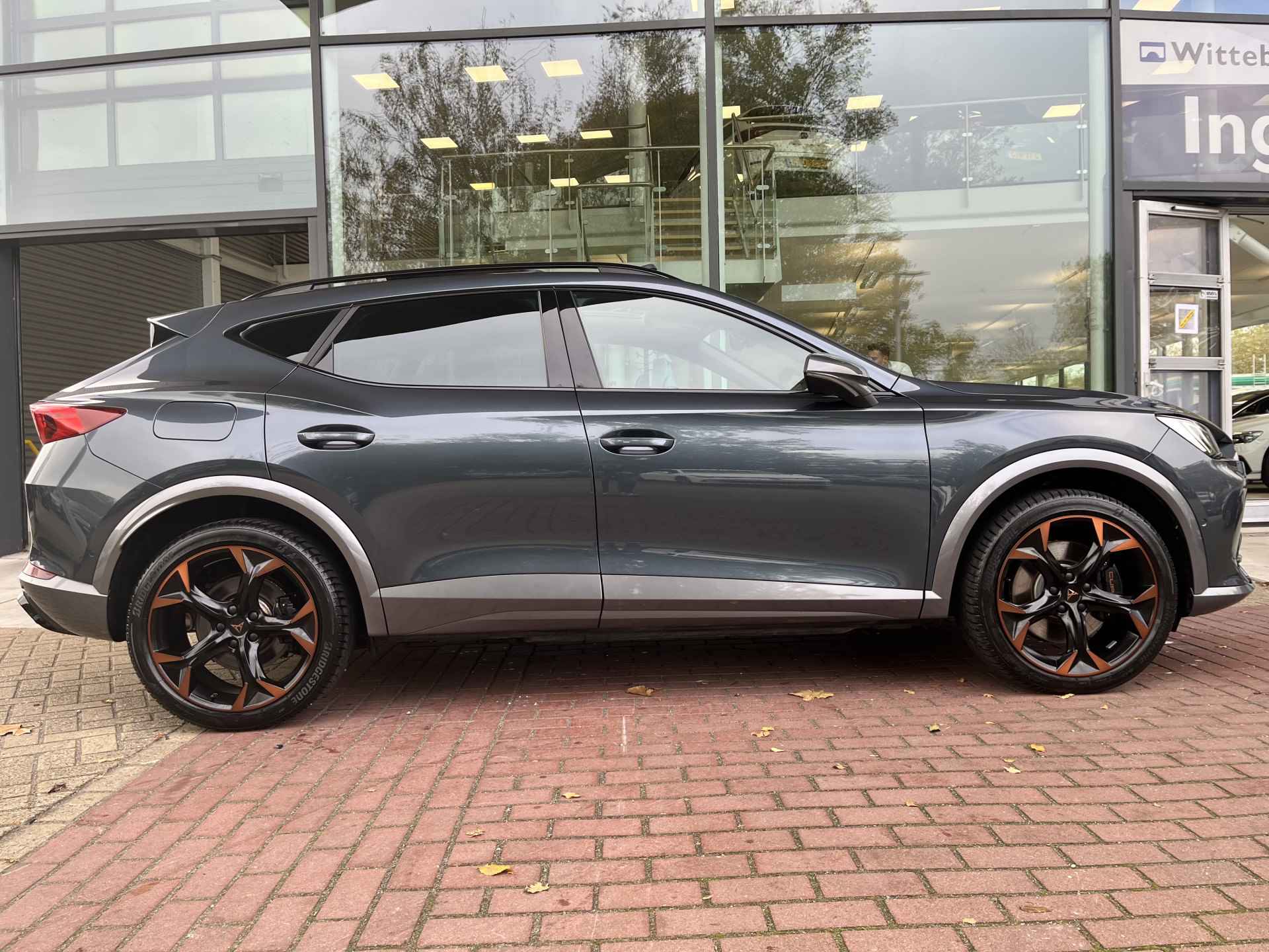 CUPRA Formentor 1.4 e-Hybrid 245pk DSG VZ Black Edition / Panoramadak / Zwart Lederen CUP Kuipstoelen / SuperSport Stuur / LED / Elek. Achterklep met Virtual Pedal / Camera - 19/28