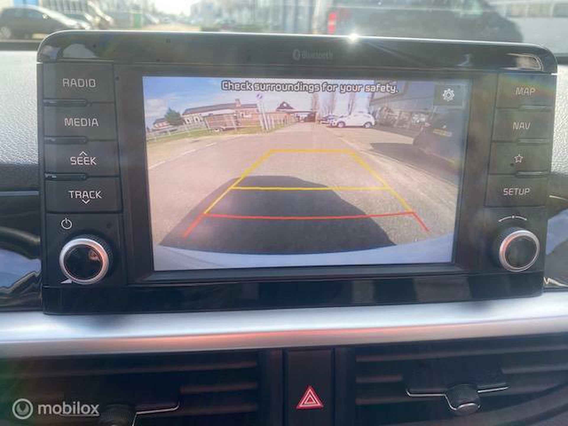 Kia Picanto 1.0 CVVT DynamicLine Navigatie , Bluetooth , camera achter  , Ramen en spiegels elektrisch , Deurvergrendeling met afstandbediening 7 jaar garantie - 22/23