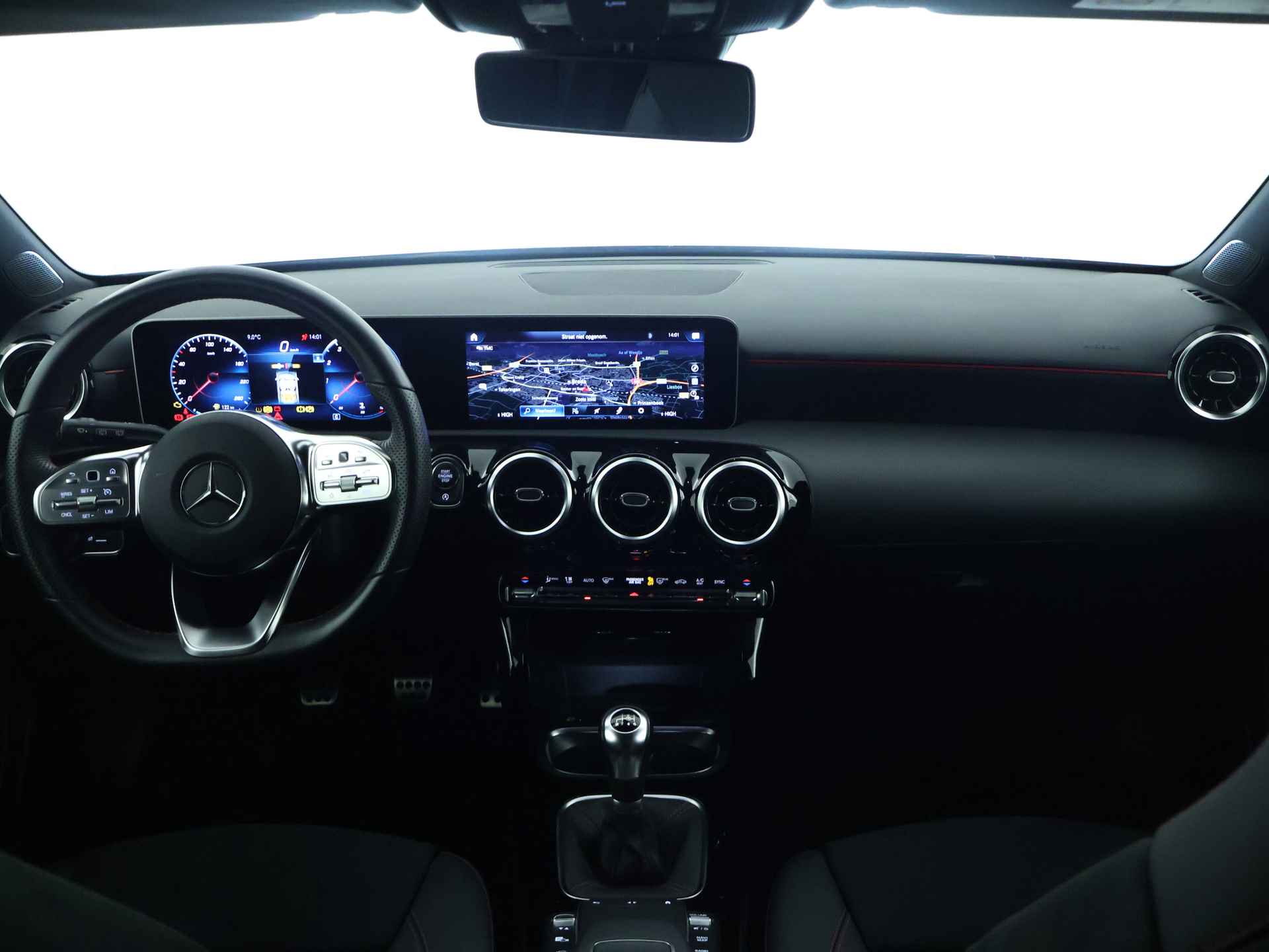 Mercedes-Benz A-Klasse 160 Business Solution AMG | Navigatie | Stoelverwarming | Inclusief 24 maanden MB Certified garantie voor Europa. - 6/41