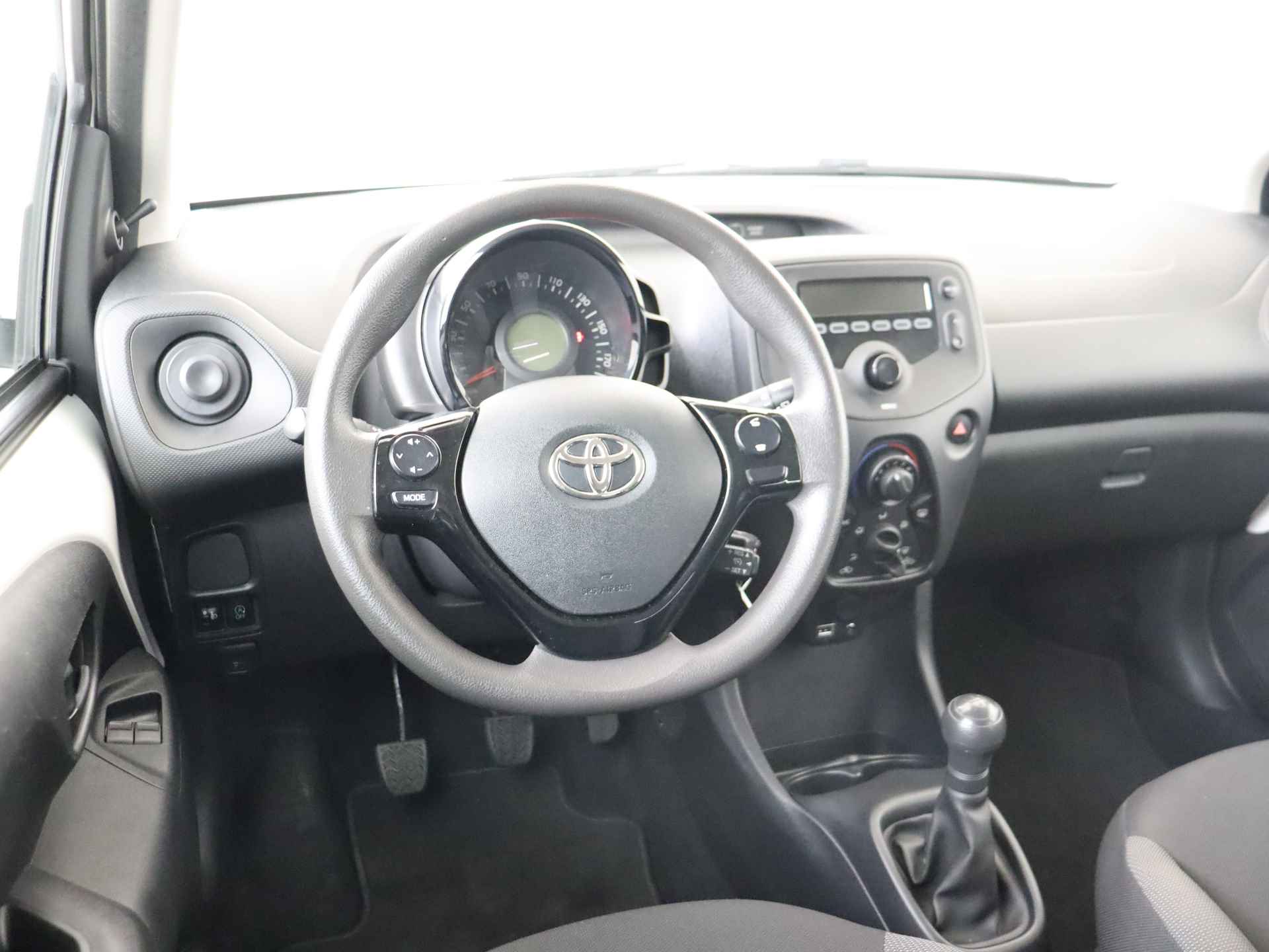 Toyota Aygo 1.0 VVT-i x-fun I Airco I 5 Deurs I Zuinig I Centrale vergrendeling met afstandsbediening I Elektrische ramen voor I 1e Eigenaar I Volledig LOUWMAN Onderhouden I - 5/39