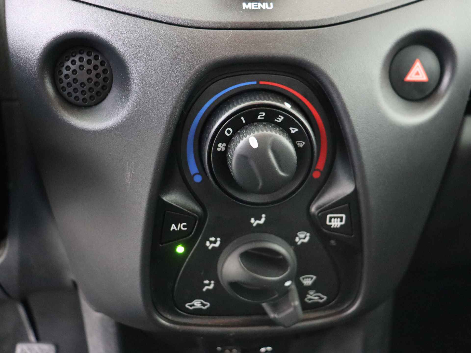 Toyota Aygo 1.0 VVT-i x-fun I Airco I 5 Deurs I Zuinig I Centrale vergrendeling met afstandsbediening I Elektrische ramen voor I 1e Eigenaar I Volledig LOUWMAN Onderhouden I - 13/39