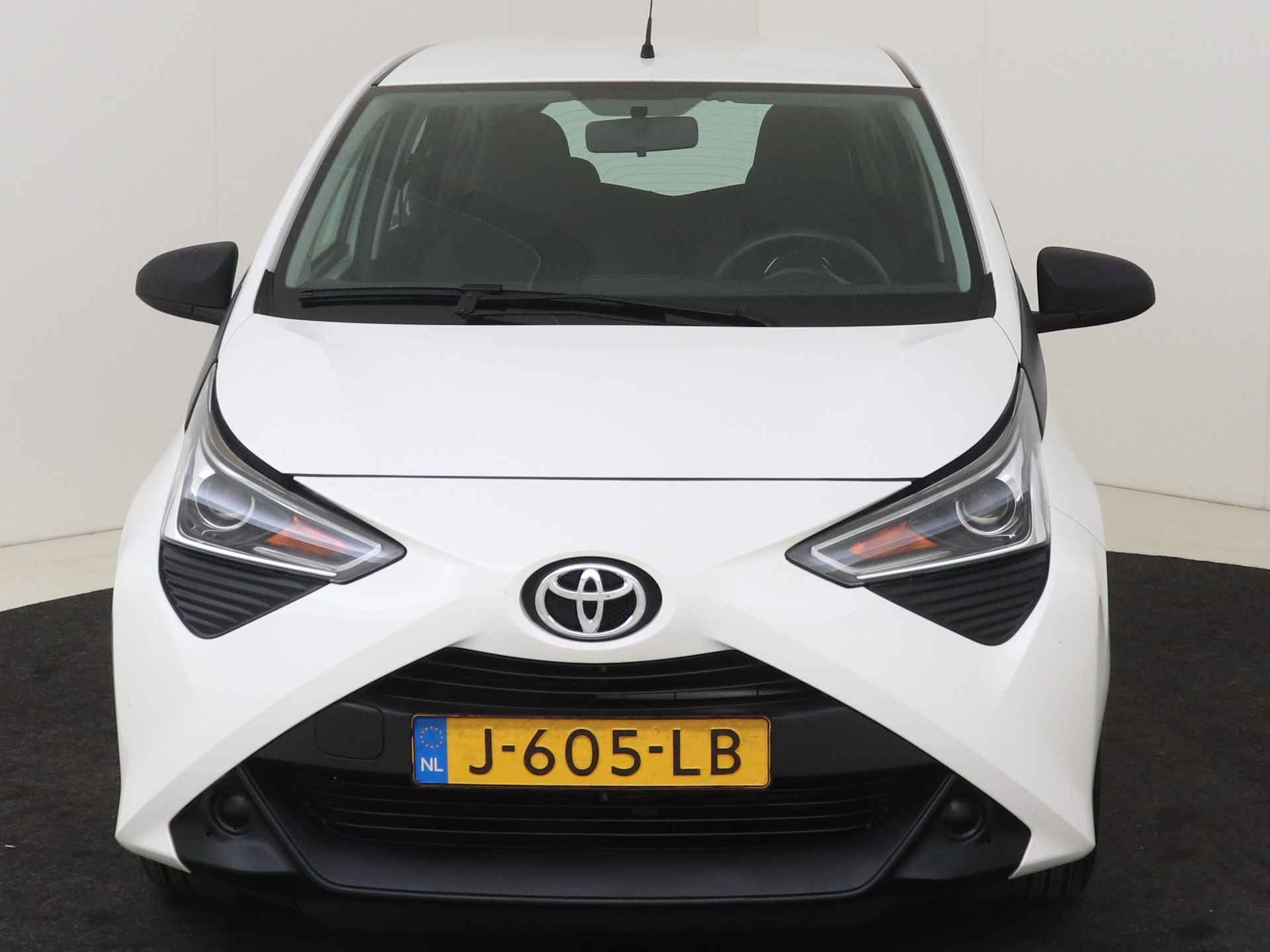 Toyota Aygo 1.0 VVT-i x-fun I Airco I 5 Deurs I Zuinig I Centrale vergrendeling met afstandsbediening I Elektrische ramen voor I 1e Eigenaar I Volledig LOUWMAN Onderhouden I - 32/39