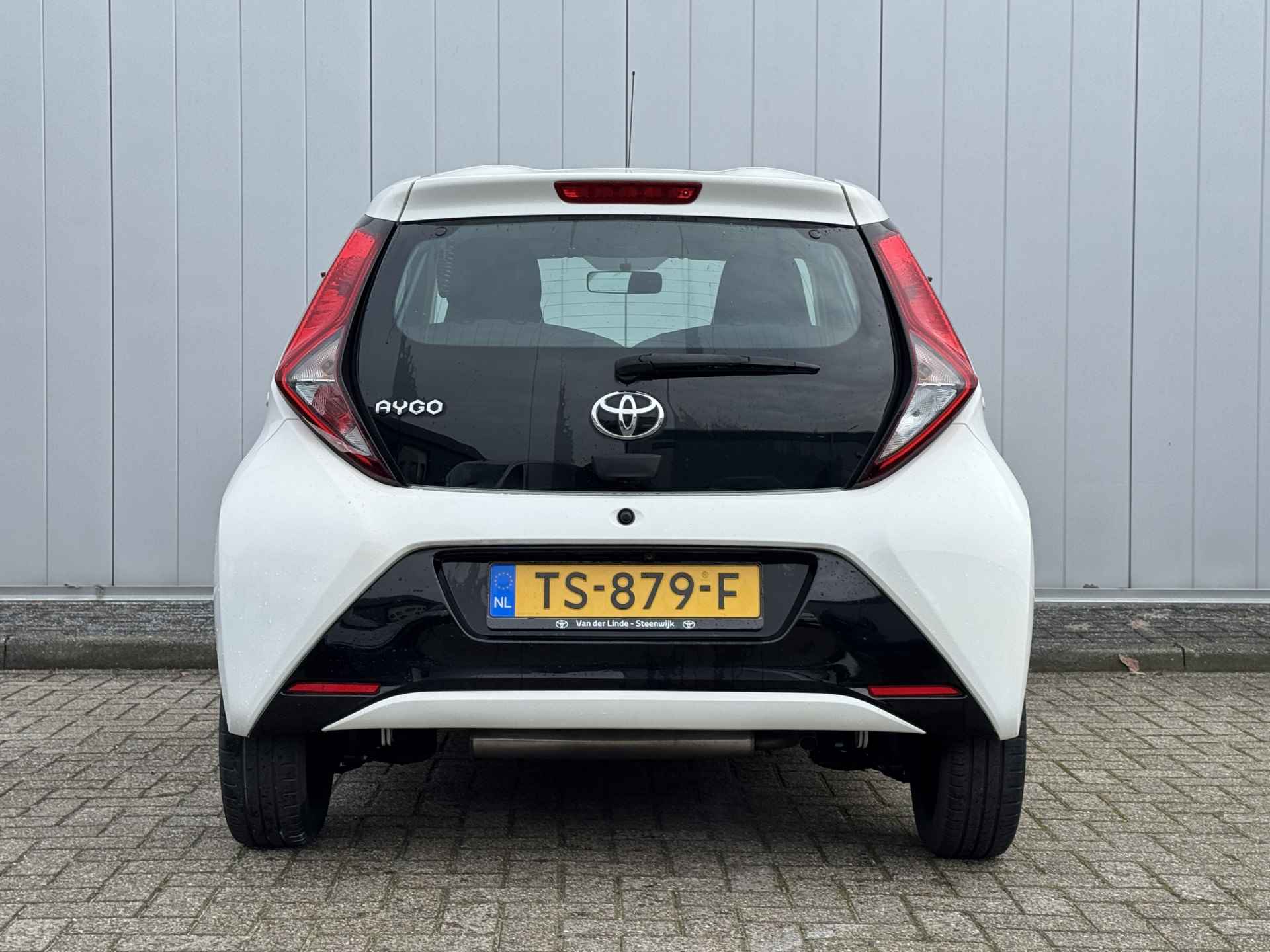 Toyota Aygo 1.0 VVT-i x-play NL Auto Dealer Onderhouden Camera - 5/15